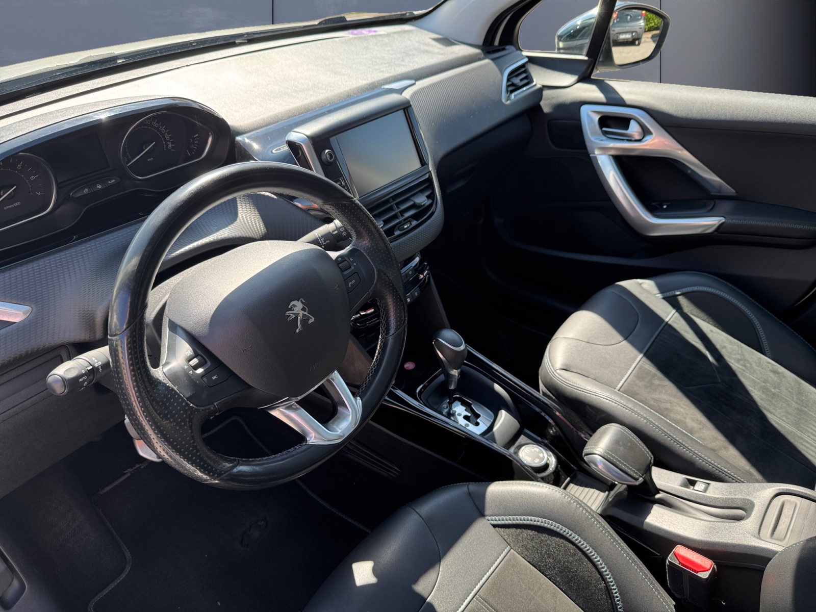 Peugeot 2008 8