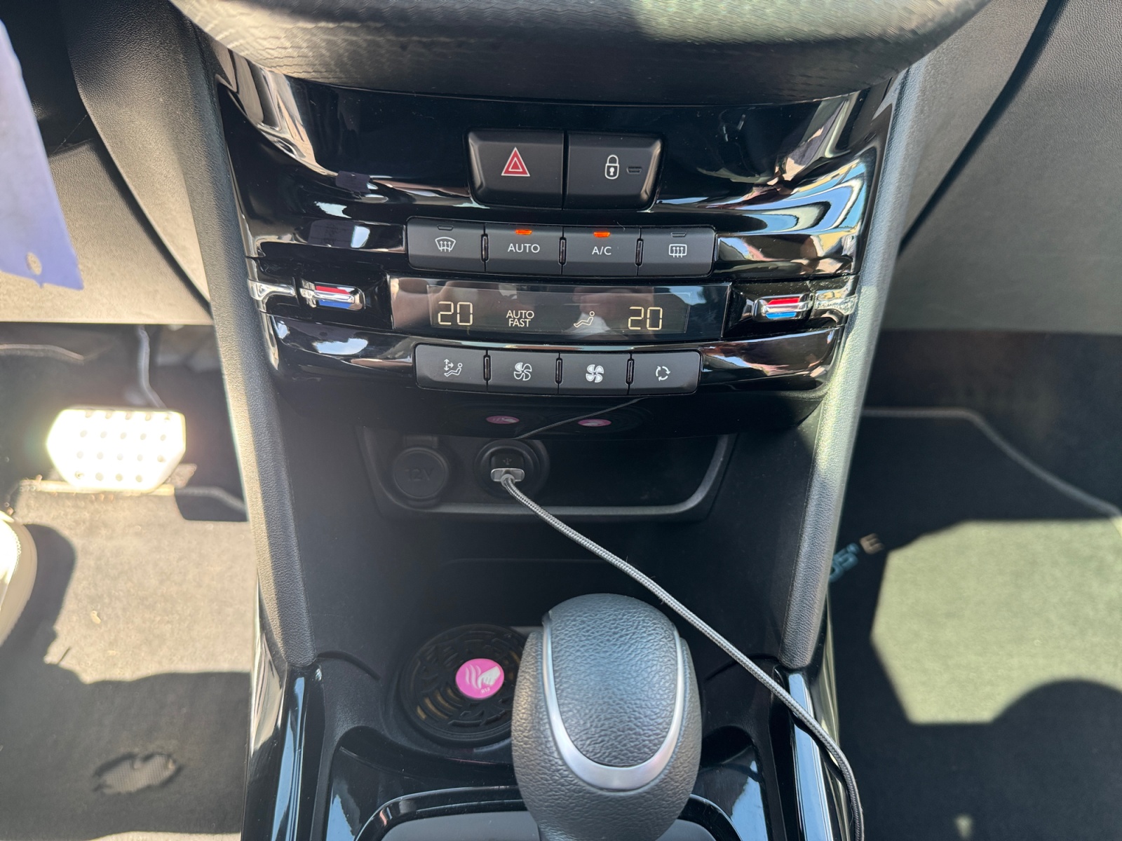 Peugeot 2008 23
