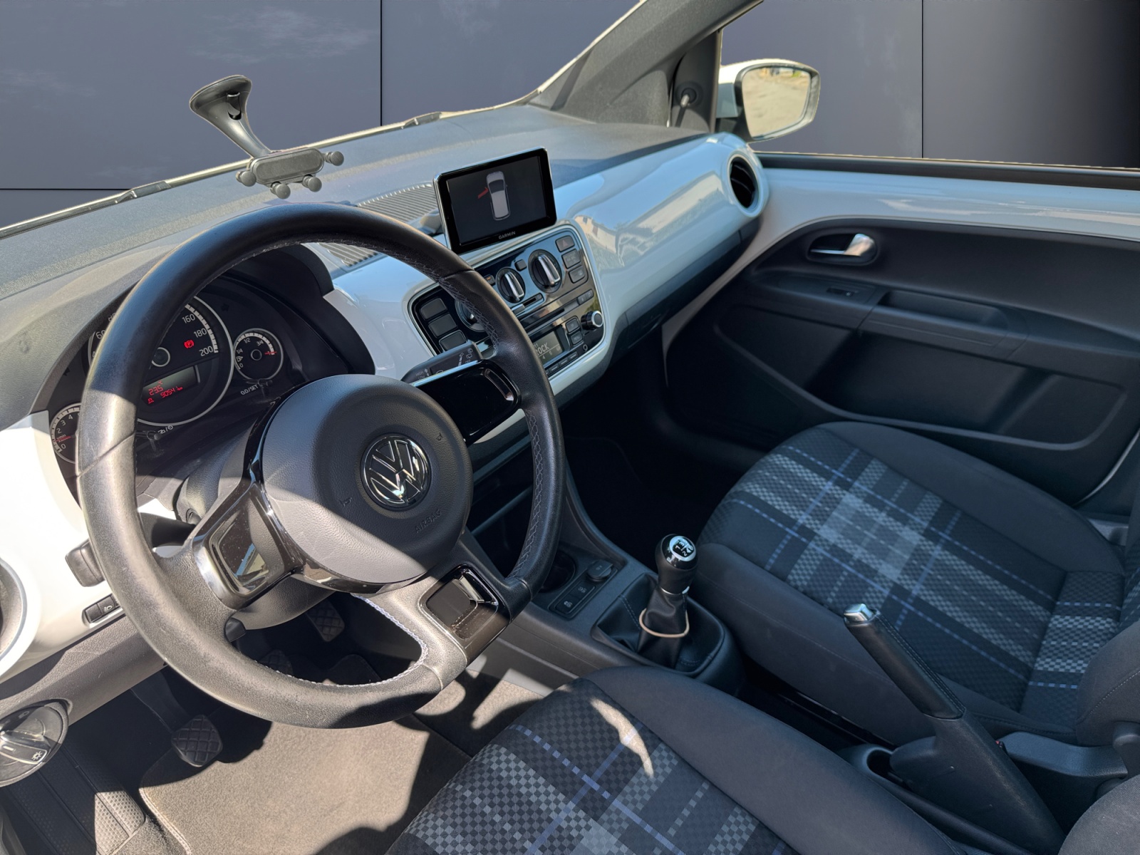 Volkswagen Up 8