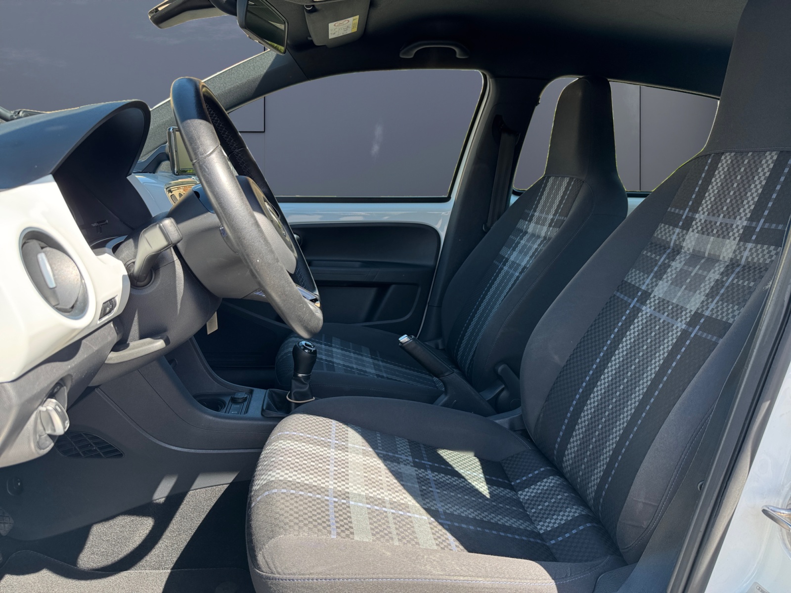 Volkswagen Up 9