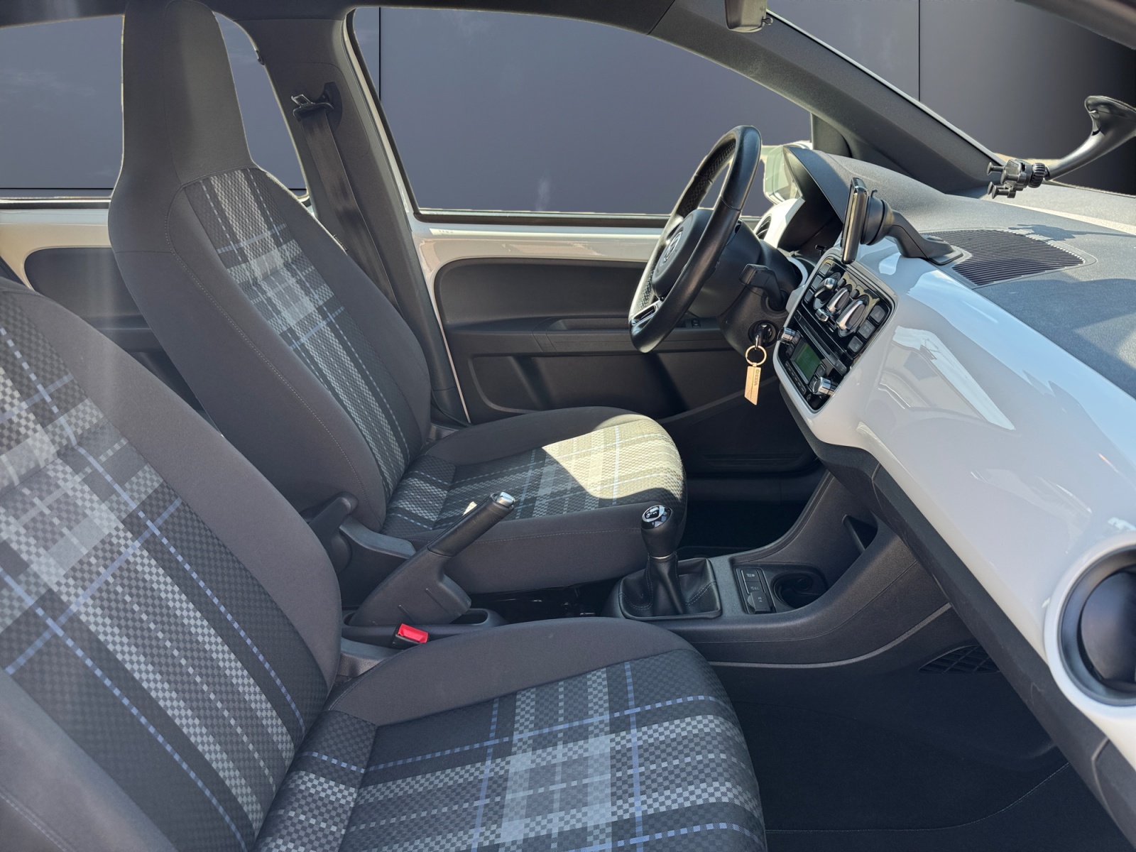 Volkswagen Up 13