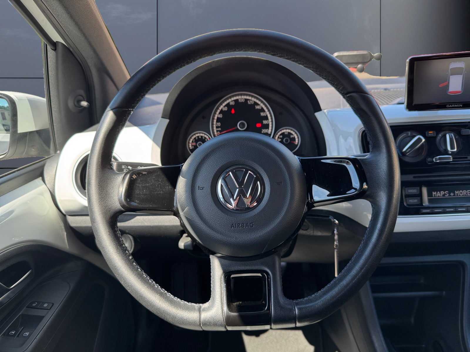 Volkswagen Up 15