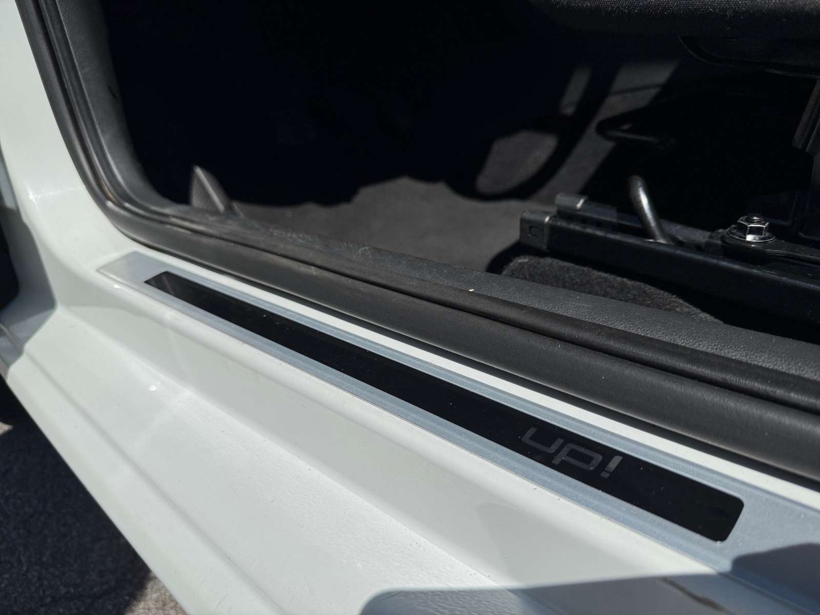 Volkswagen Up 22