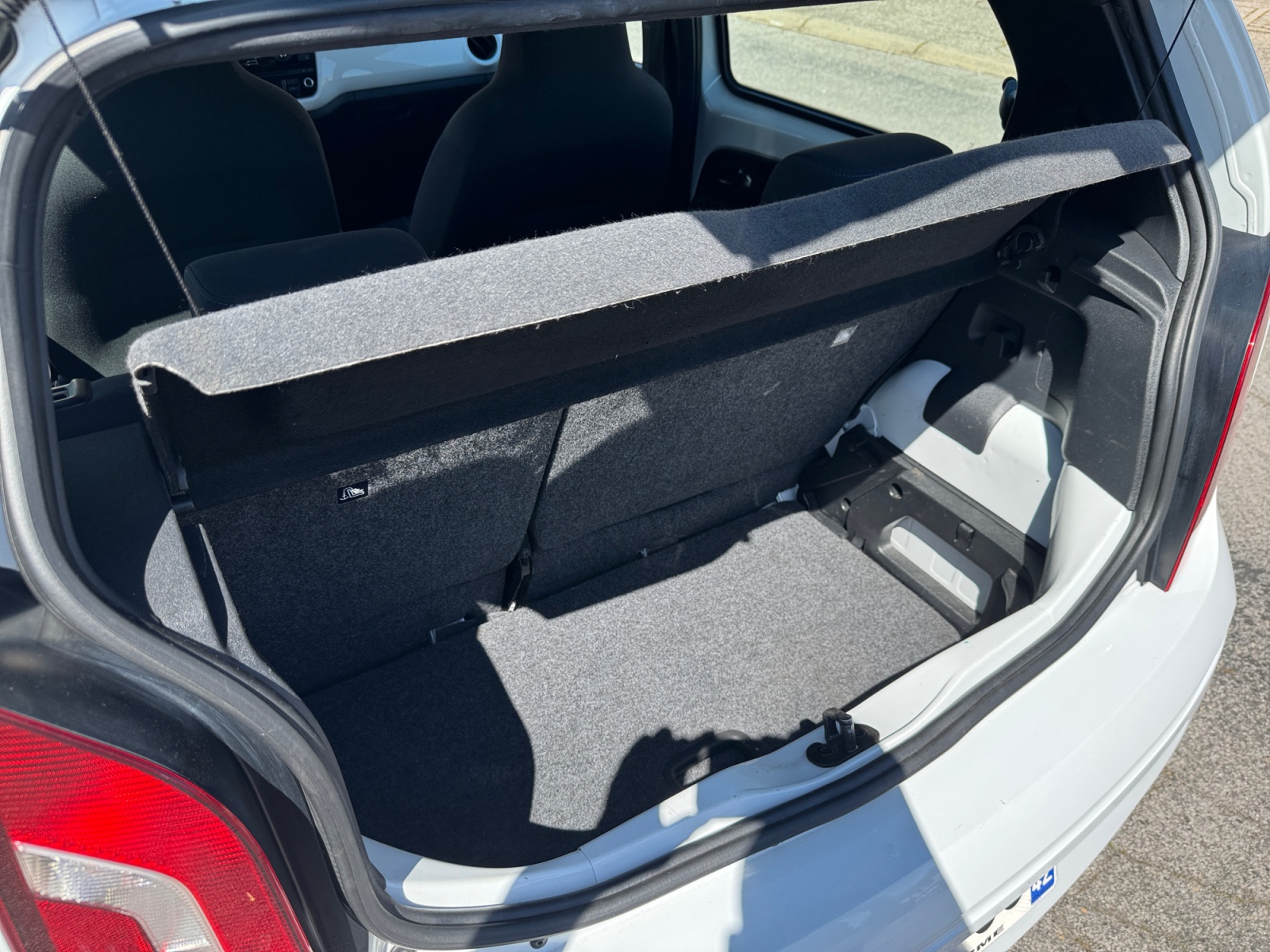 Volkswagen Up 27