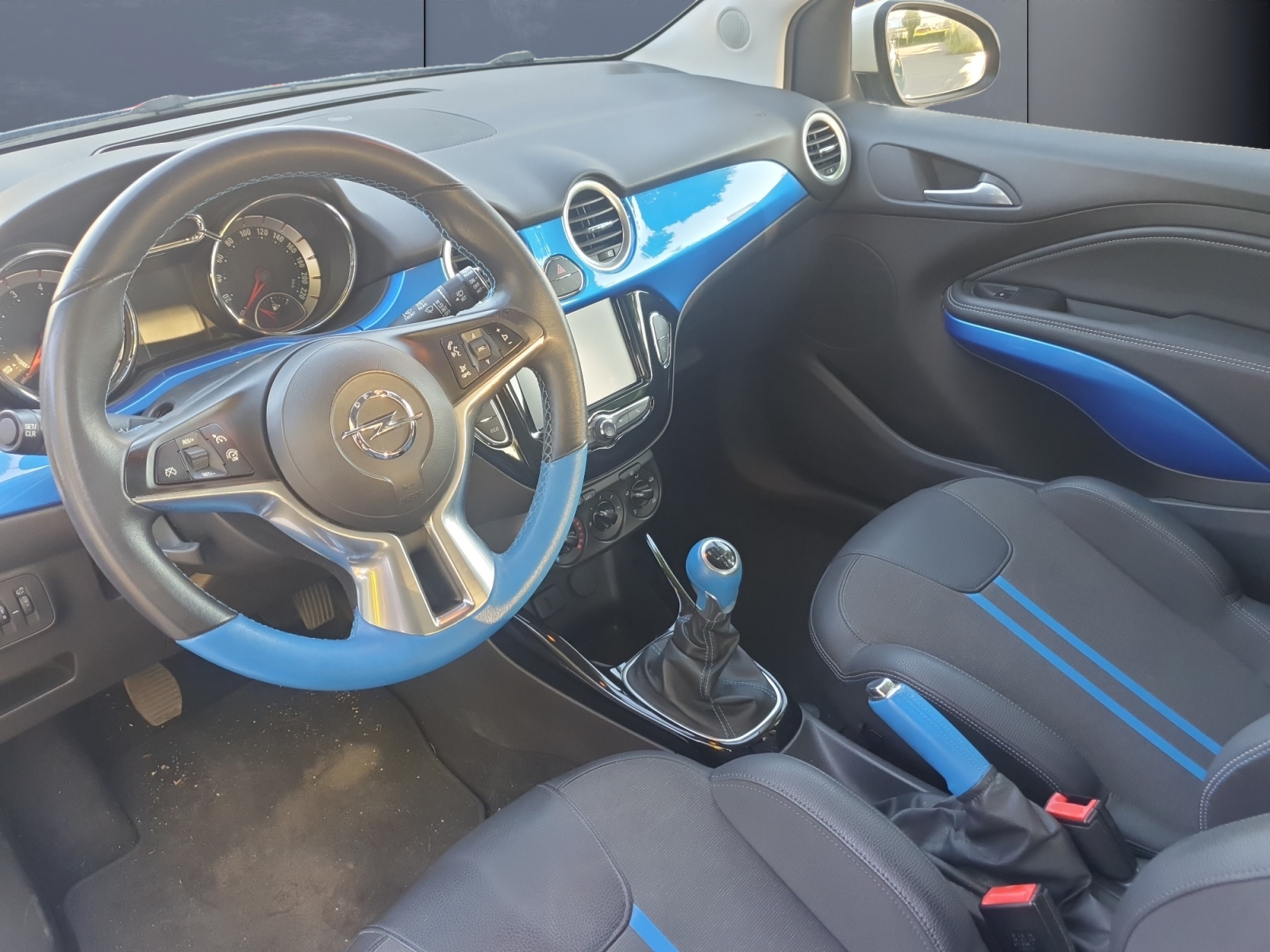 Opel Adam 8