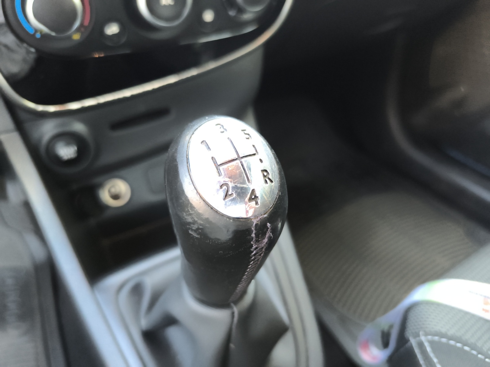 Renault Clio 24