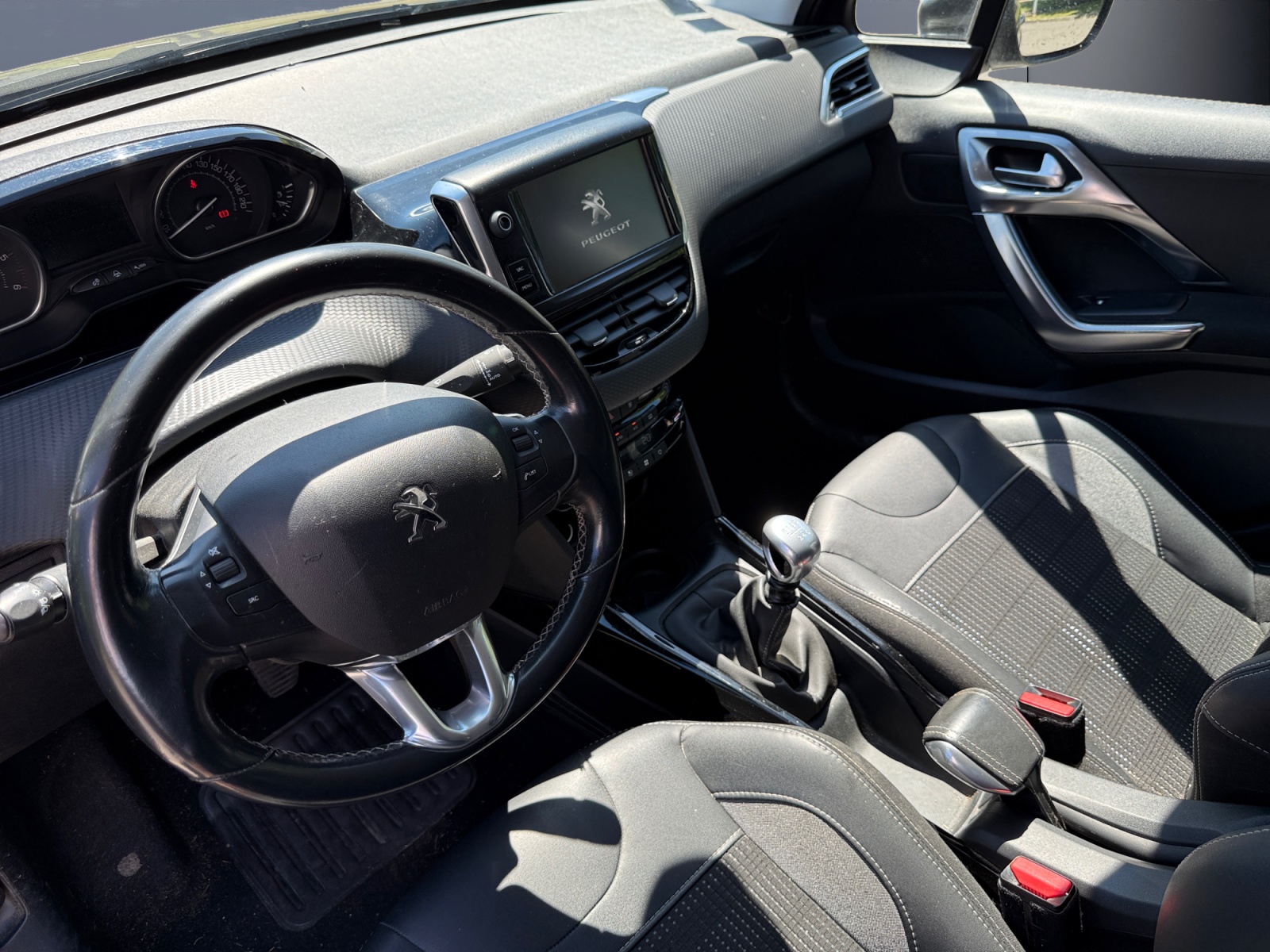 Peugeot 2008 8