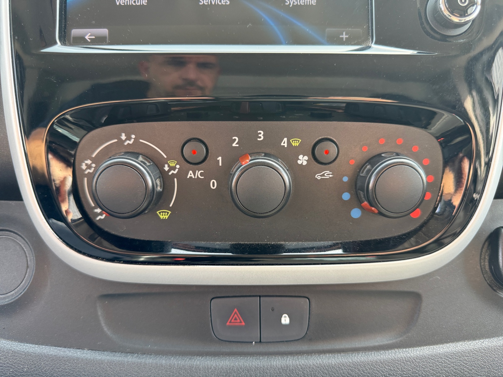 Renault Trafic Vu 25
