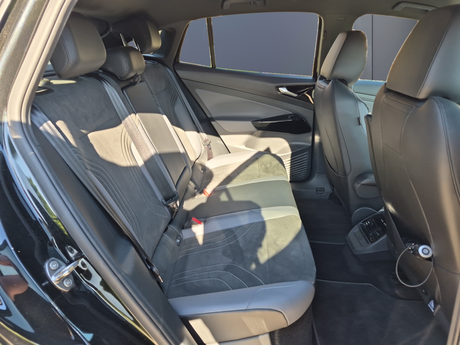 Volkswagen ID5 11