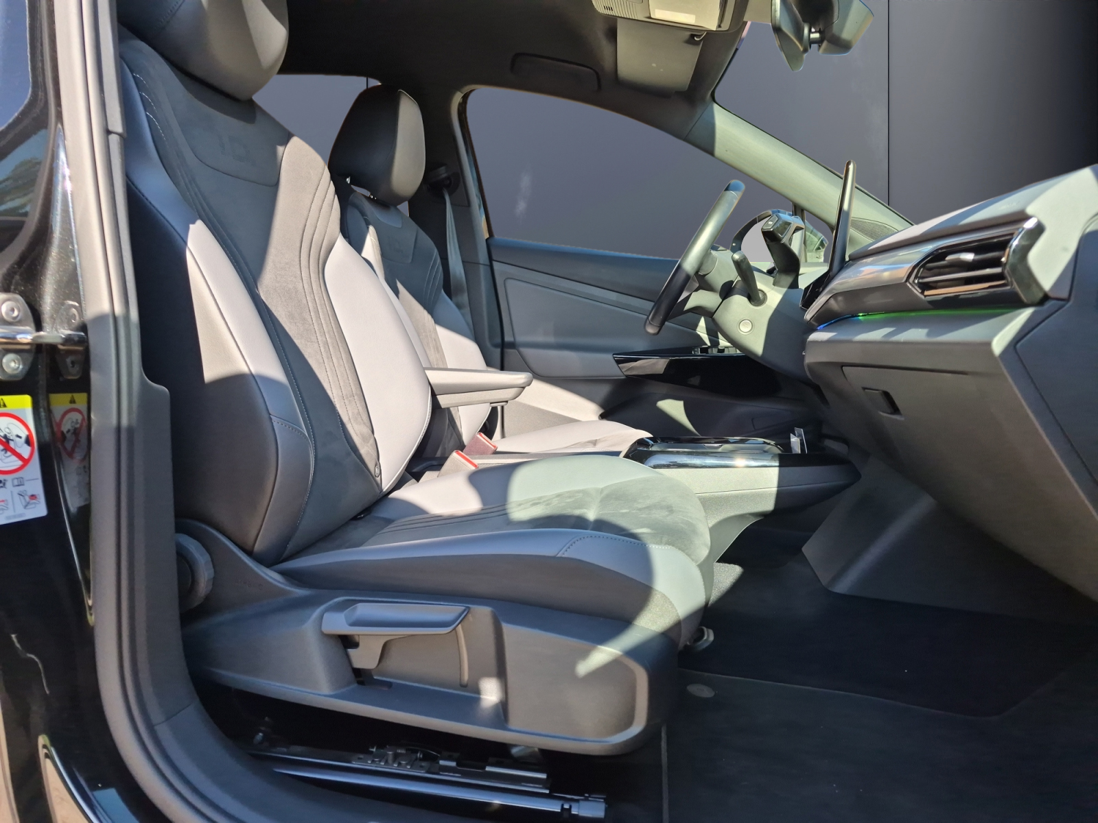 Volkswagen ID5 13