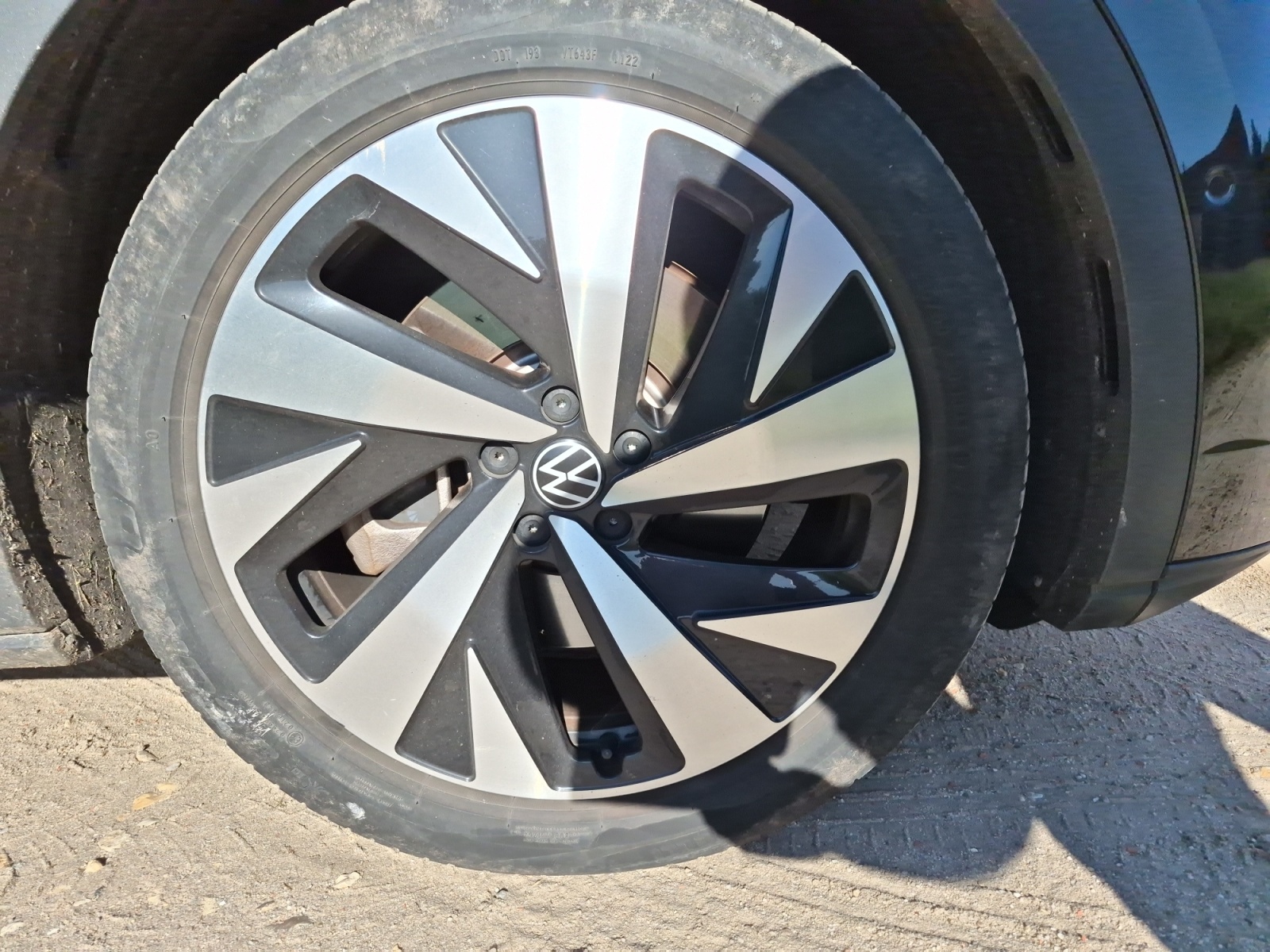 Volkswagen ID5 29