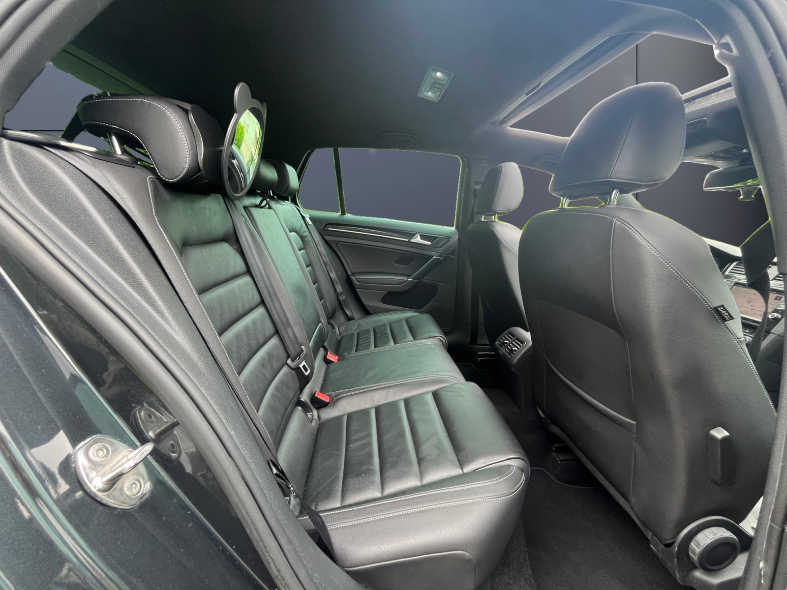 Volkswagen Golf 11