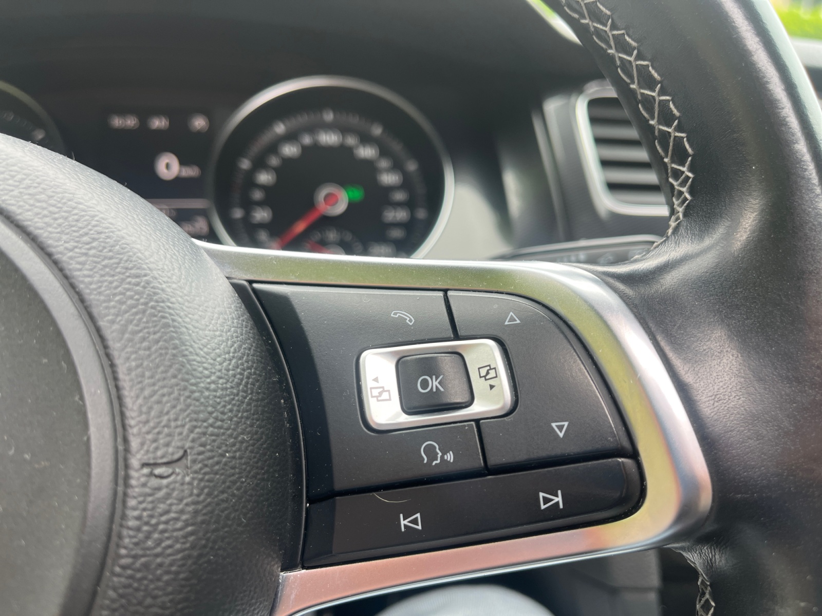 Volkswagen Golf 21