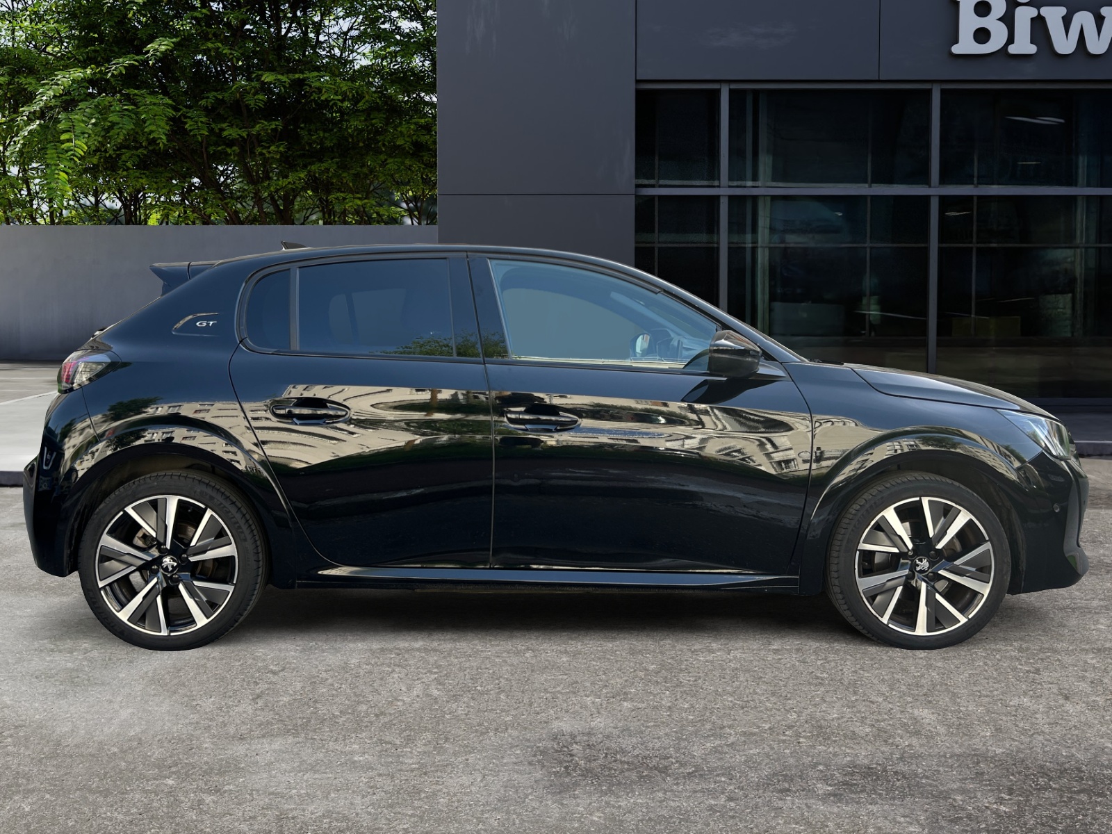 Peugeot 208 5