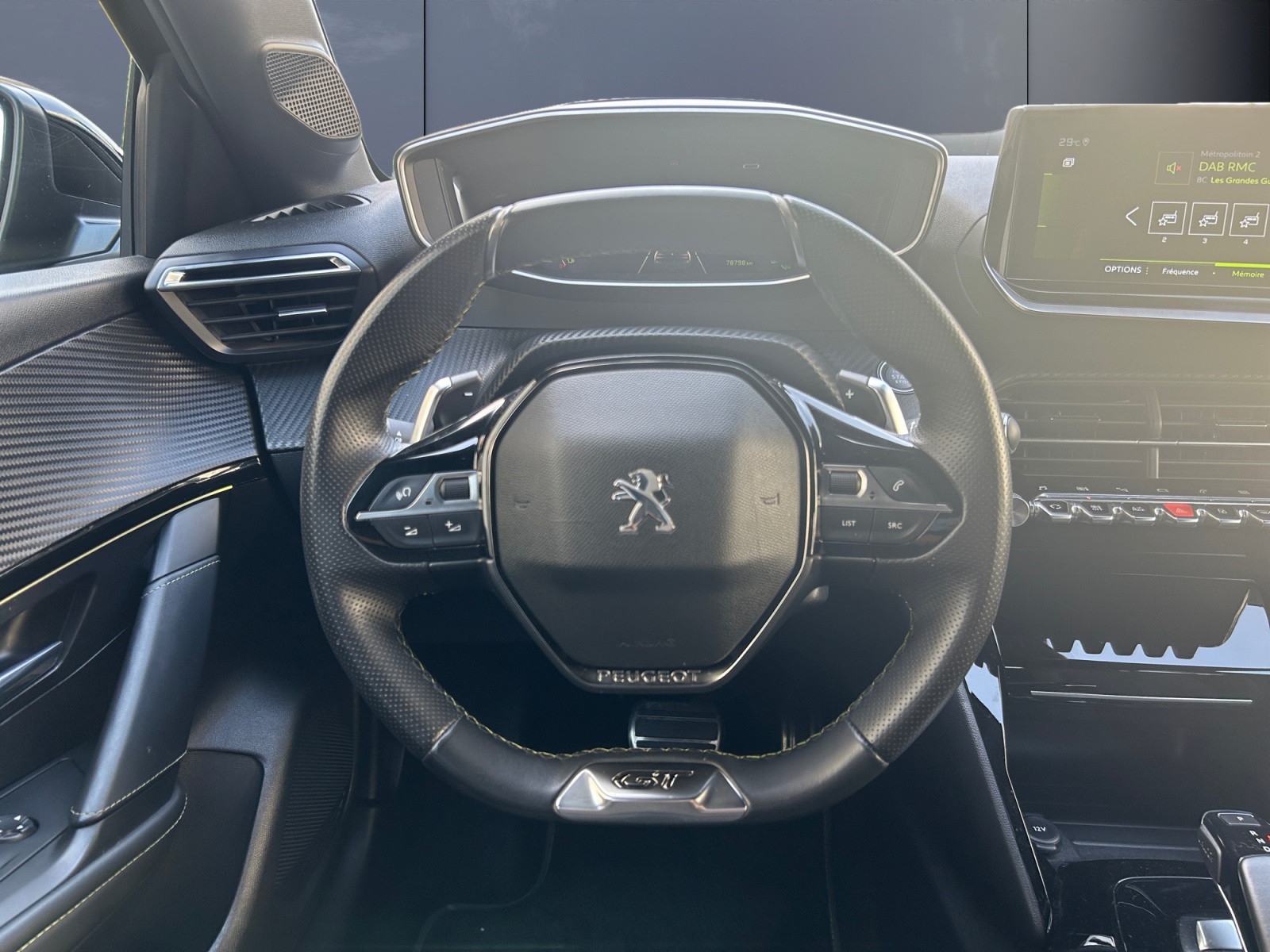 Peugeot 208 15