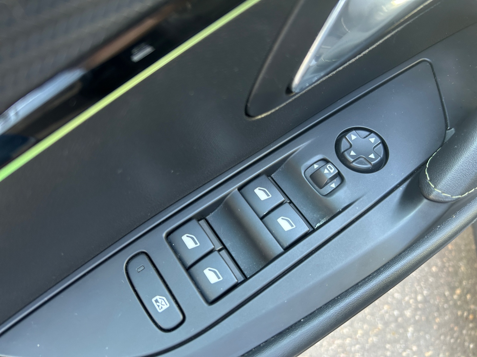 Peugeot 208 17