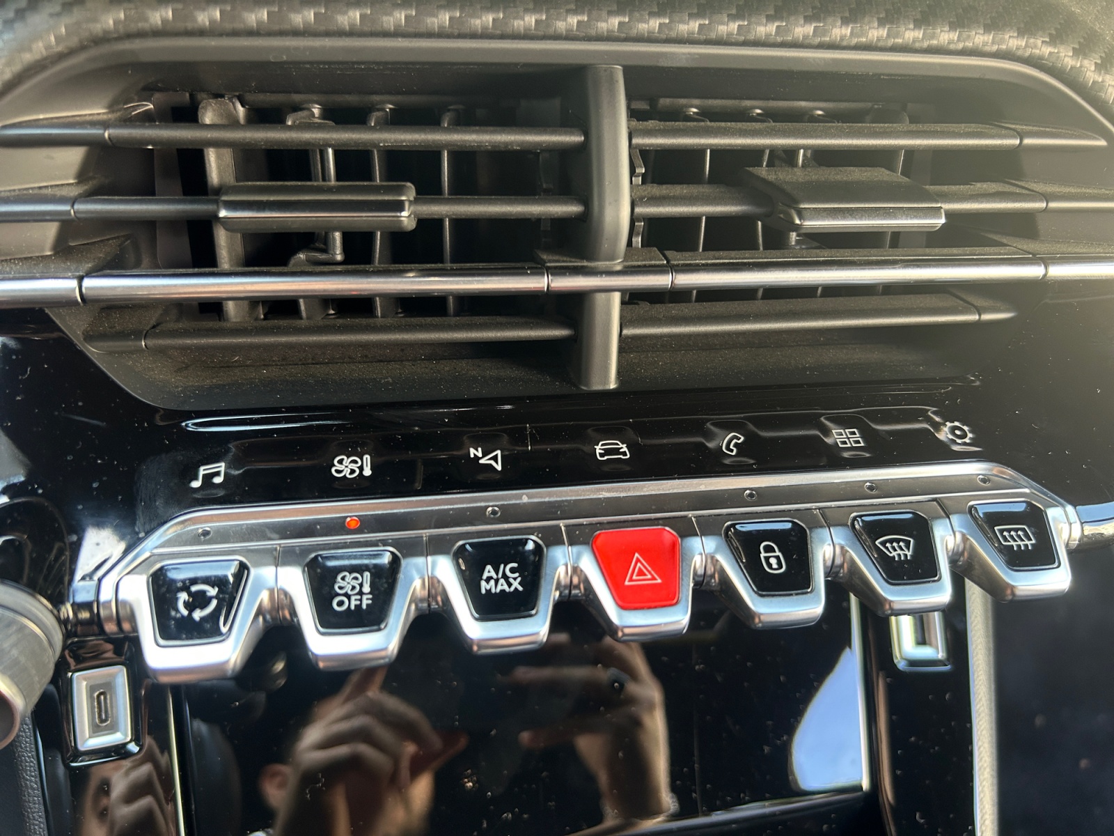 Peugeot 208 29