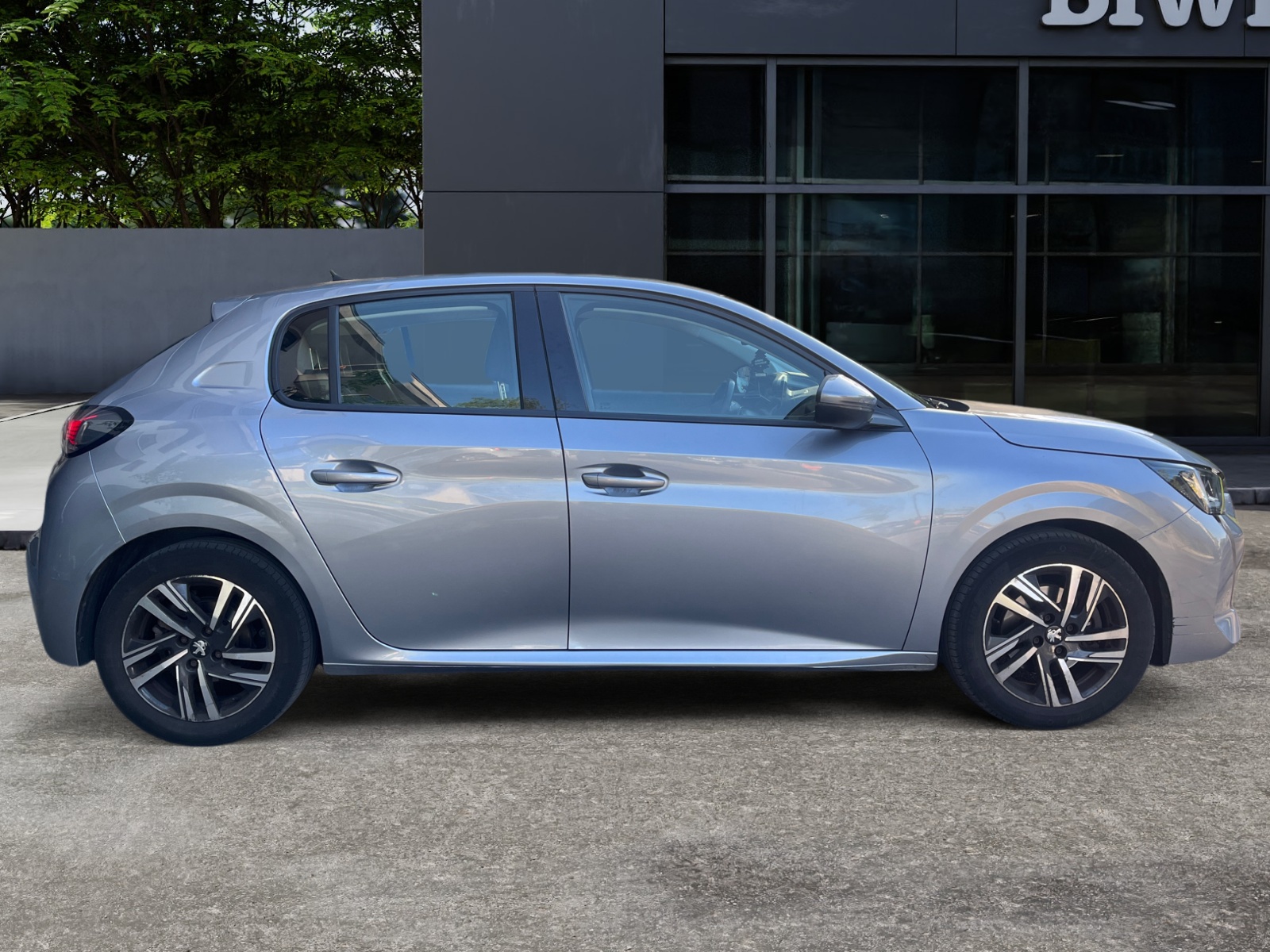 Peugeot 208 5