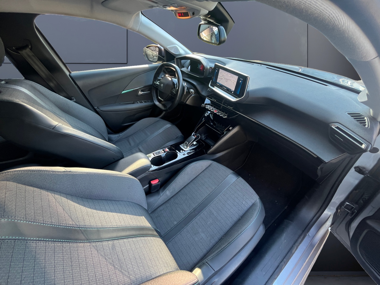 Peugeot 208 12