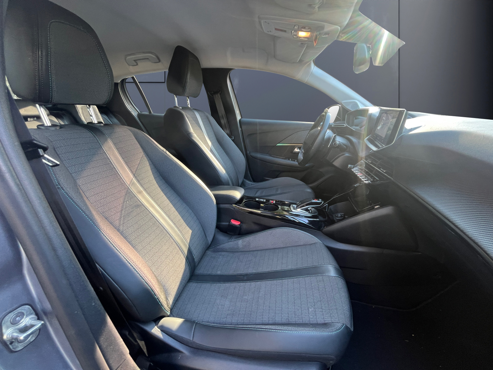 Peugeot 208 13