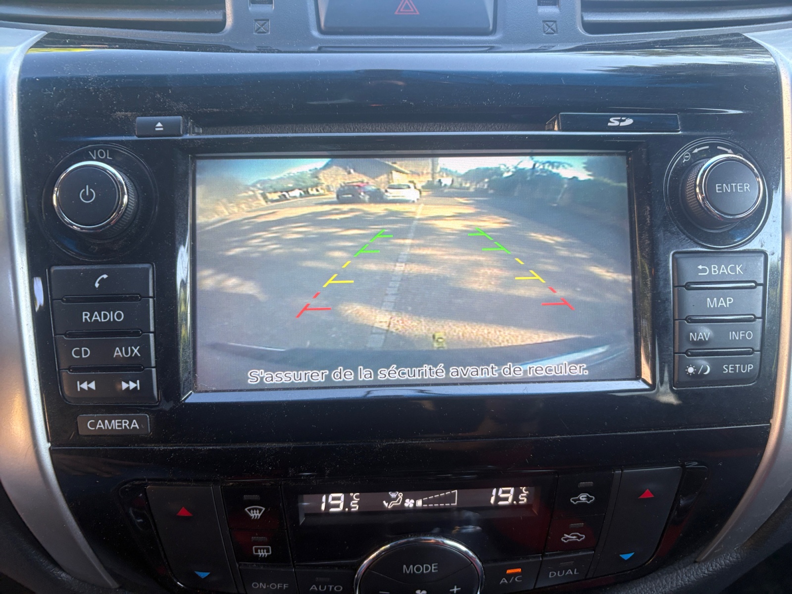 Nissan Np300 Navara 24