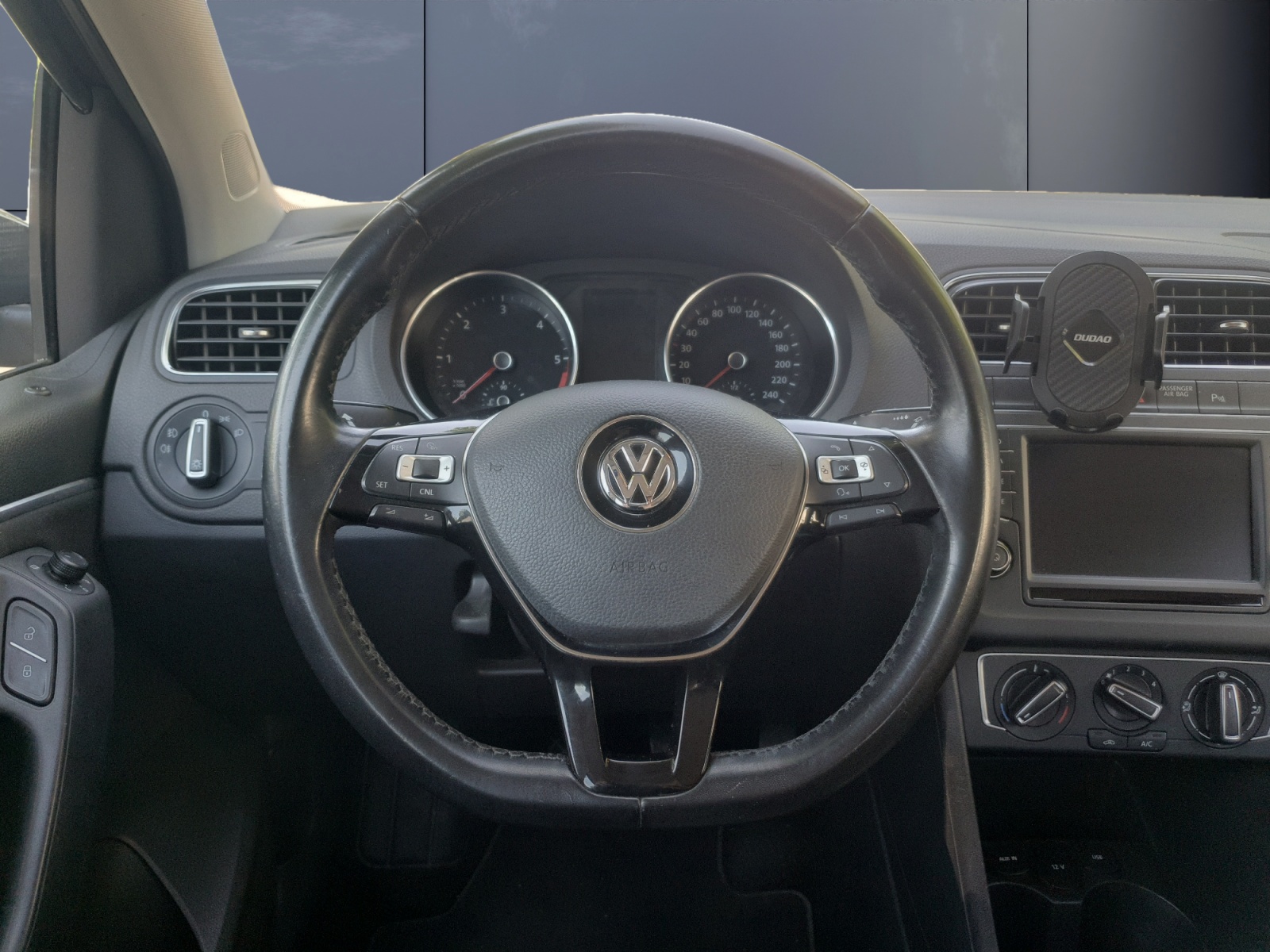 Volkswagen Polo 16