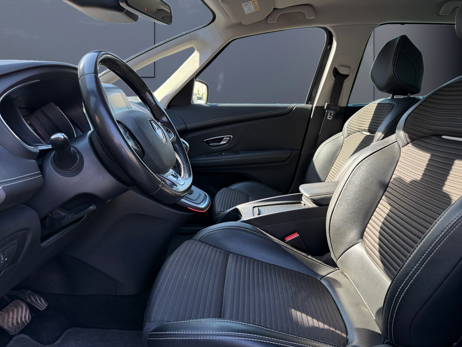 Renault Grand Scenic 9