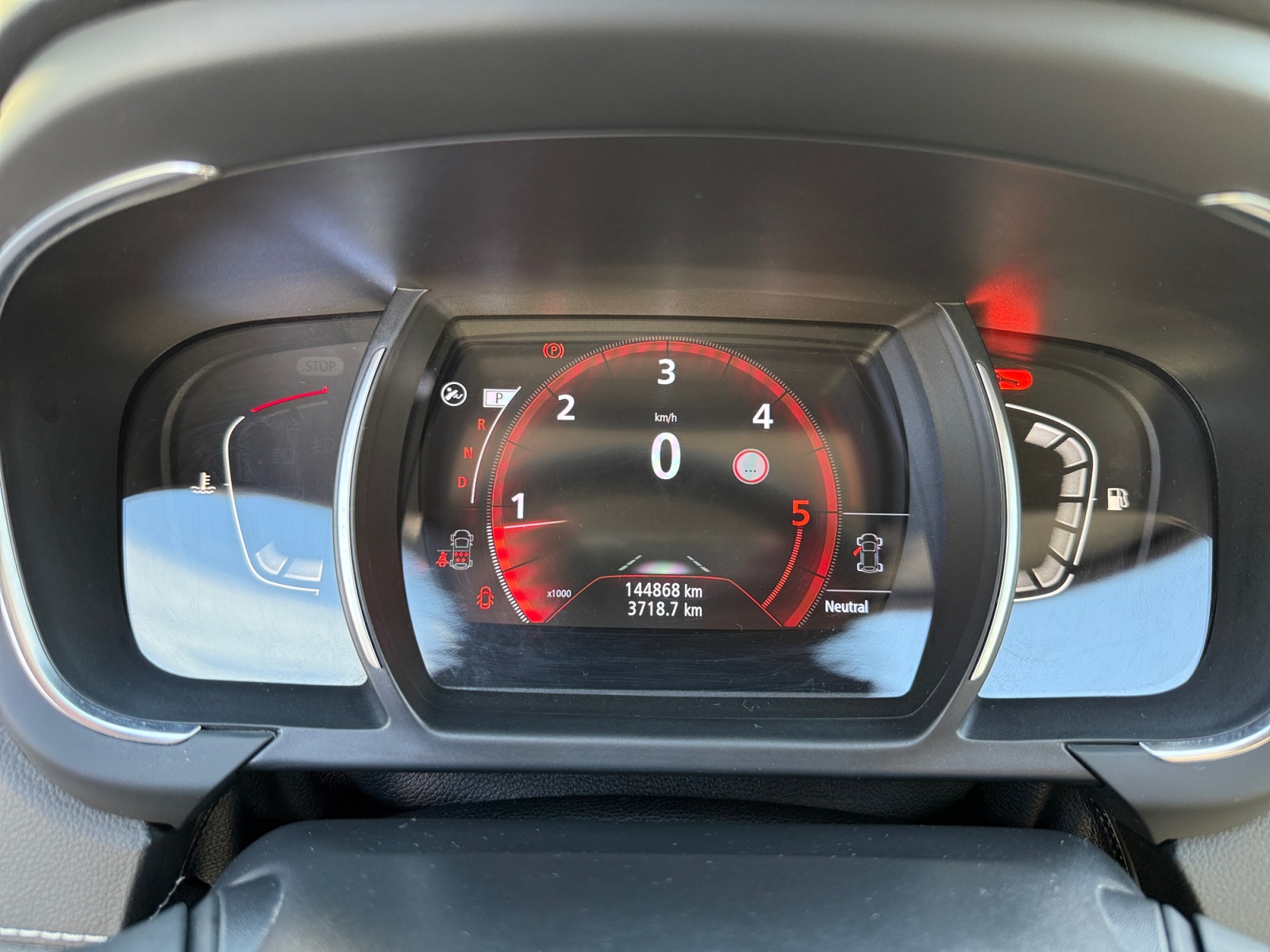 Renault Grand Scenic 16