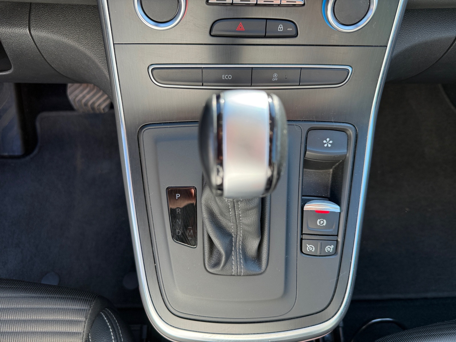 Renault Grand Scenic 23