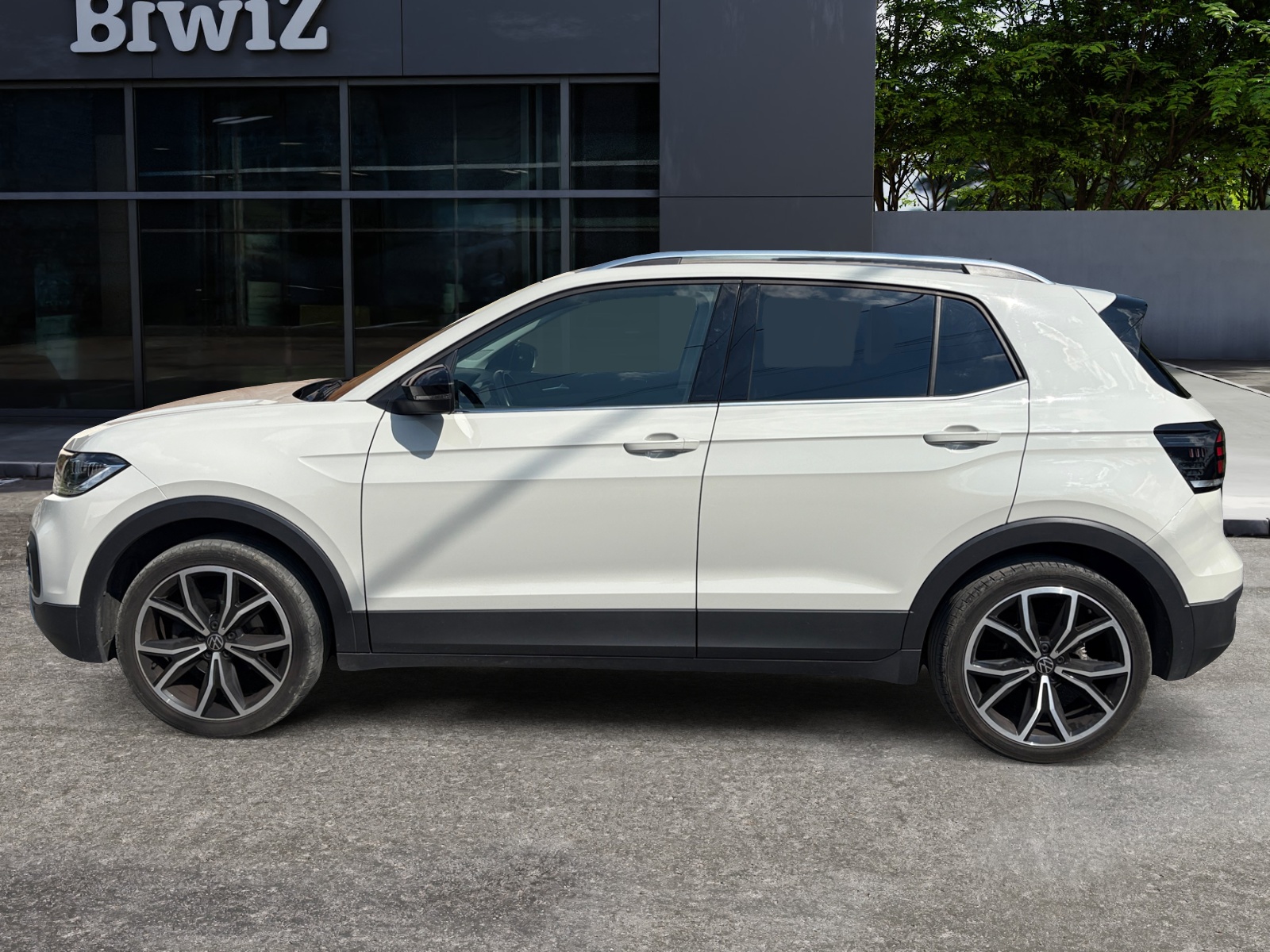 Volkswagen T-Cross 1