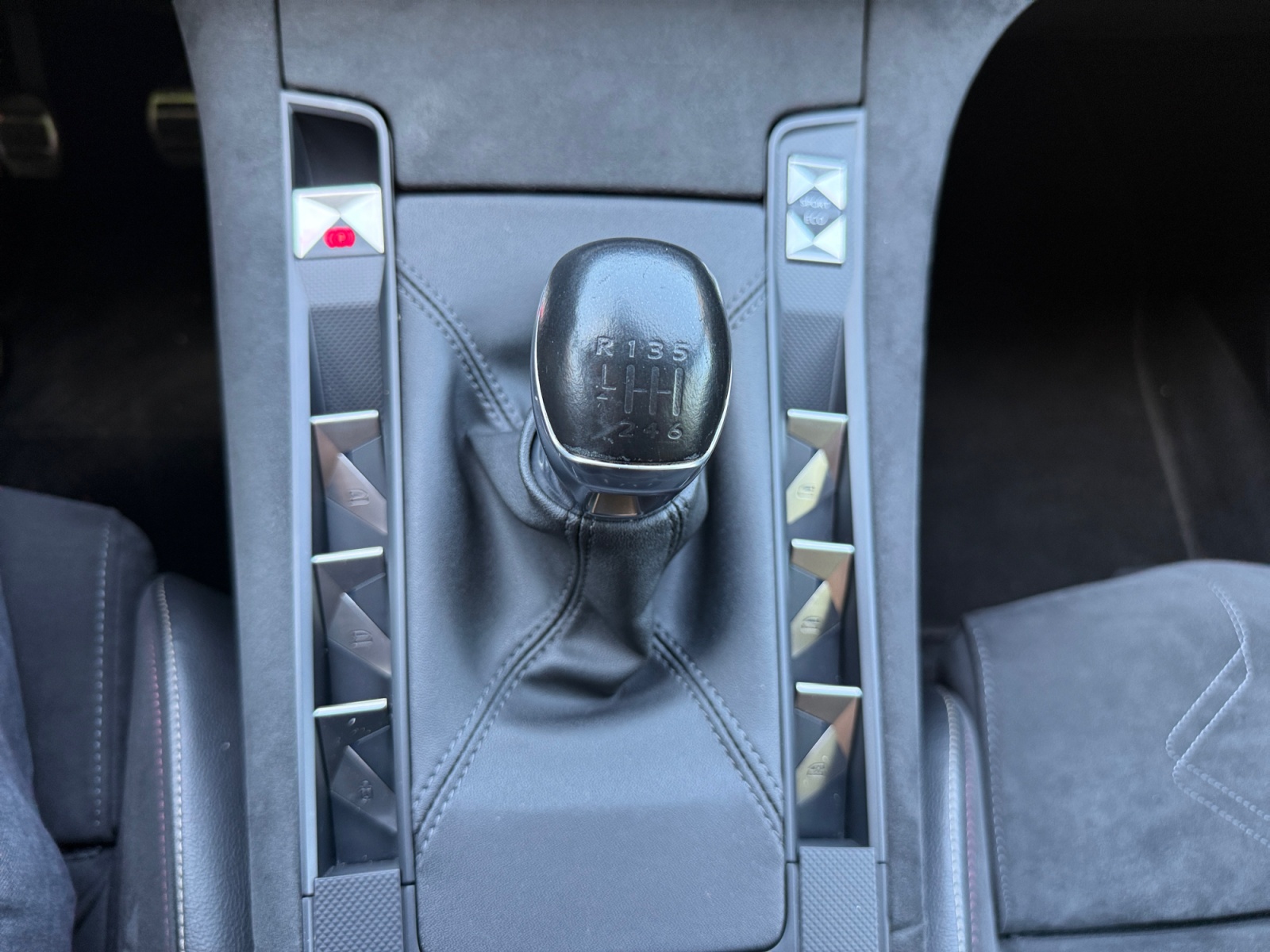 Ds Automobiles Ds 7 29