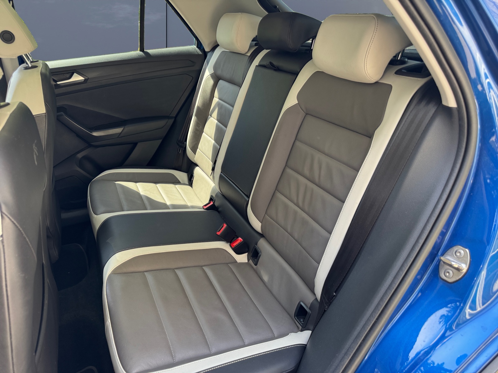 Volkswagen T-Roc 10