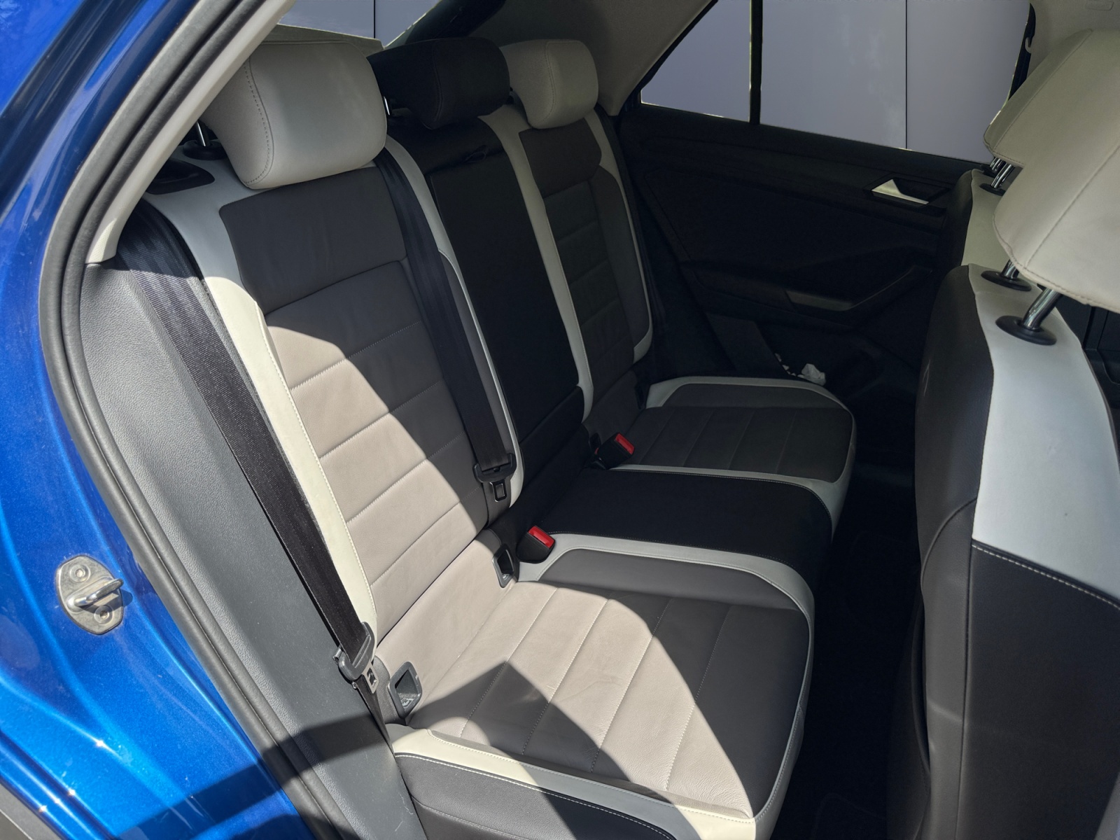 Volkswagen T-Roc 11