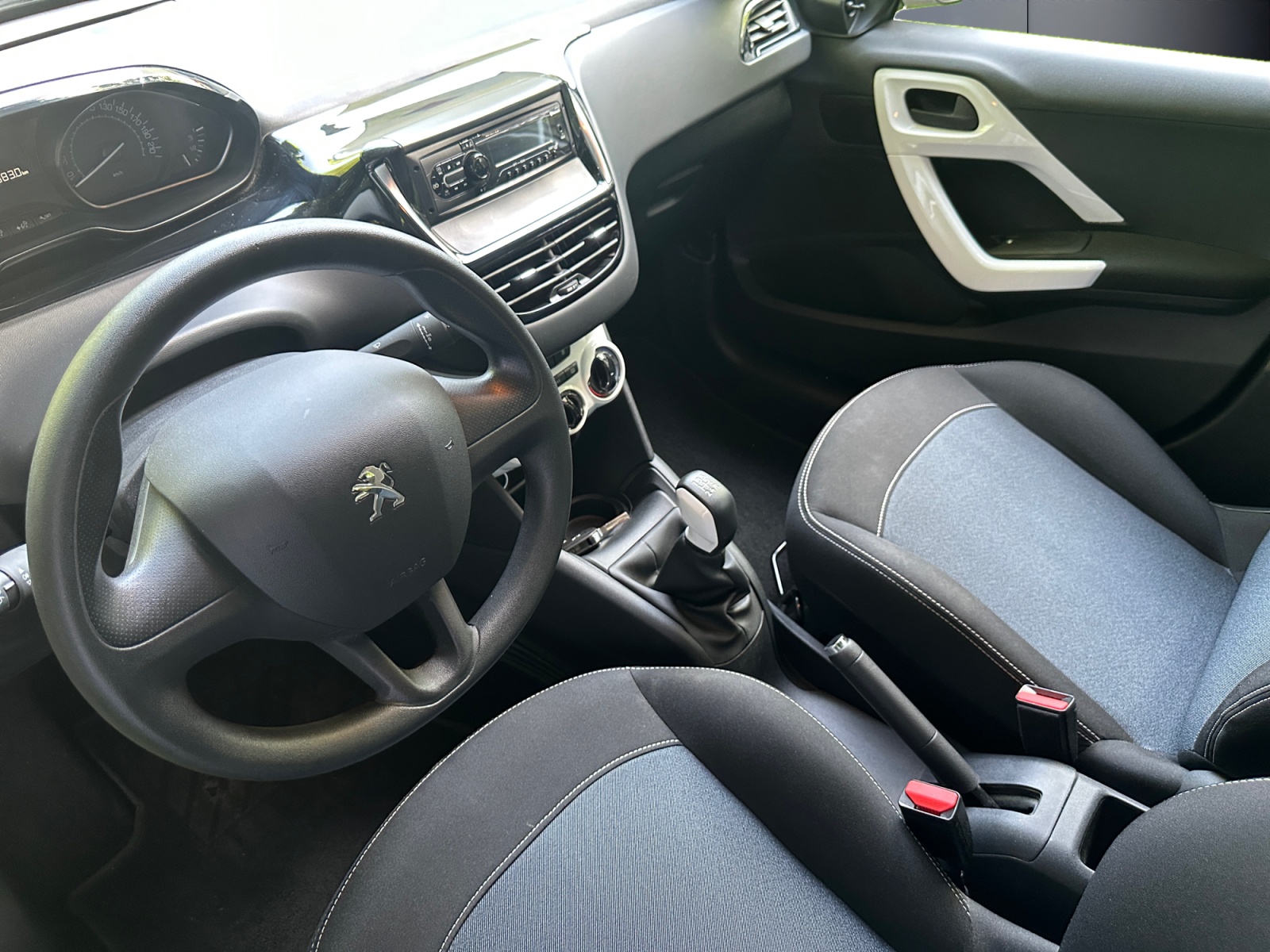 Peugeot 208 8
