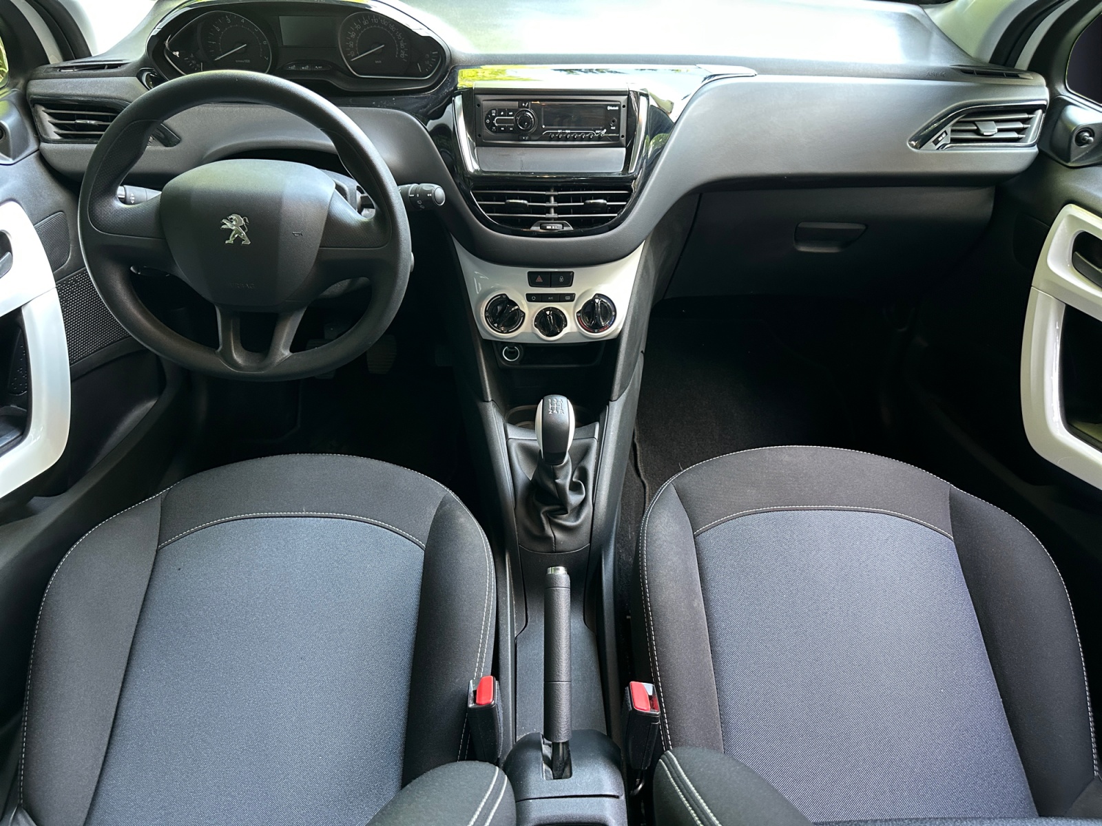 Peugeot 208 14