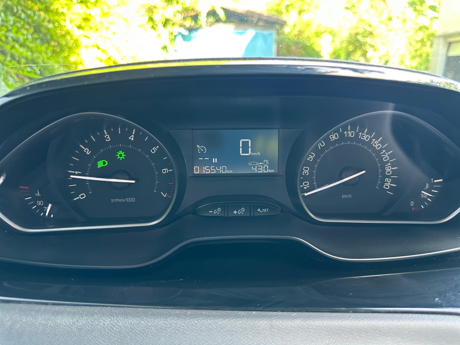 Peugeot 208 16