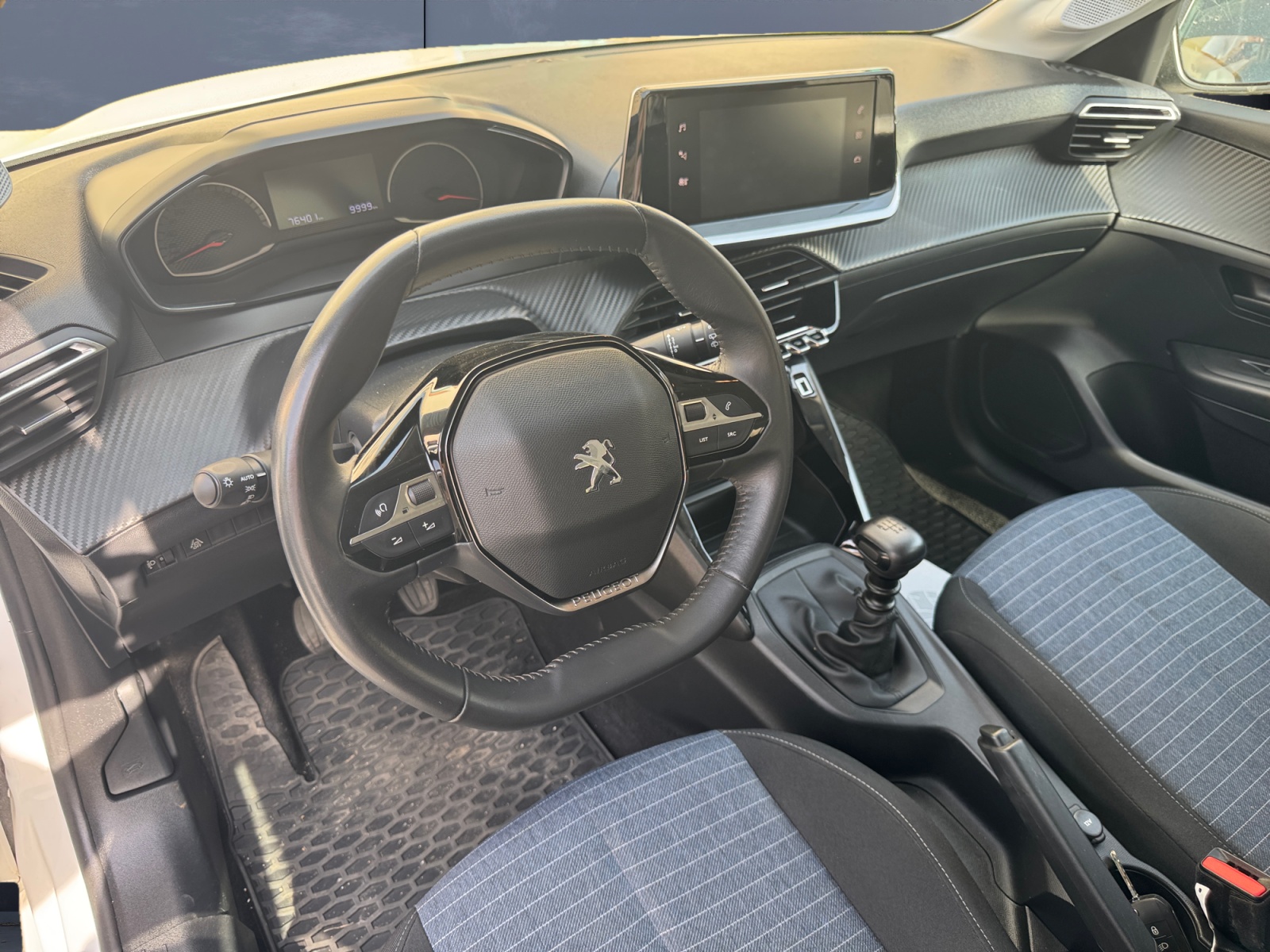 Peugeot 208 8