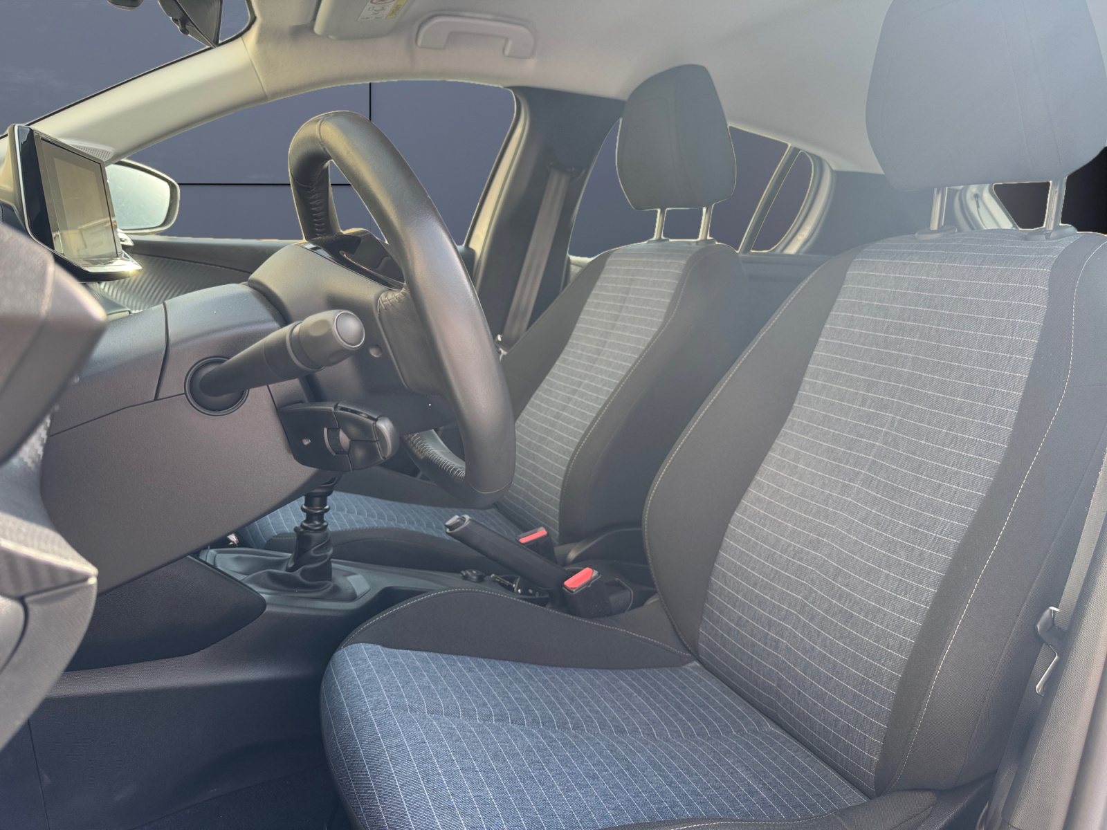 Peugeot 208 9