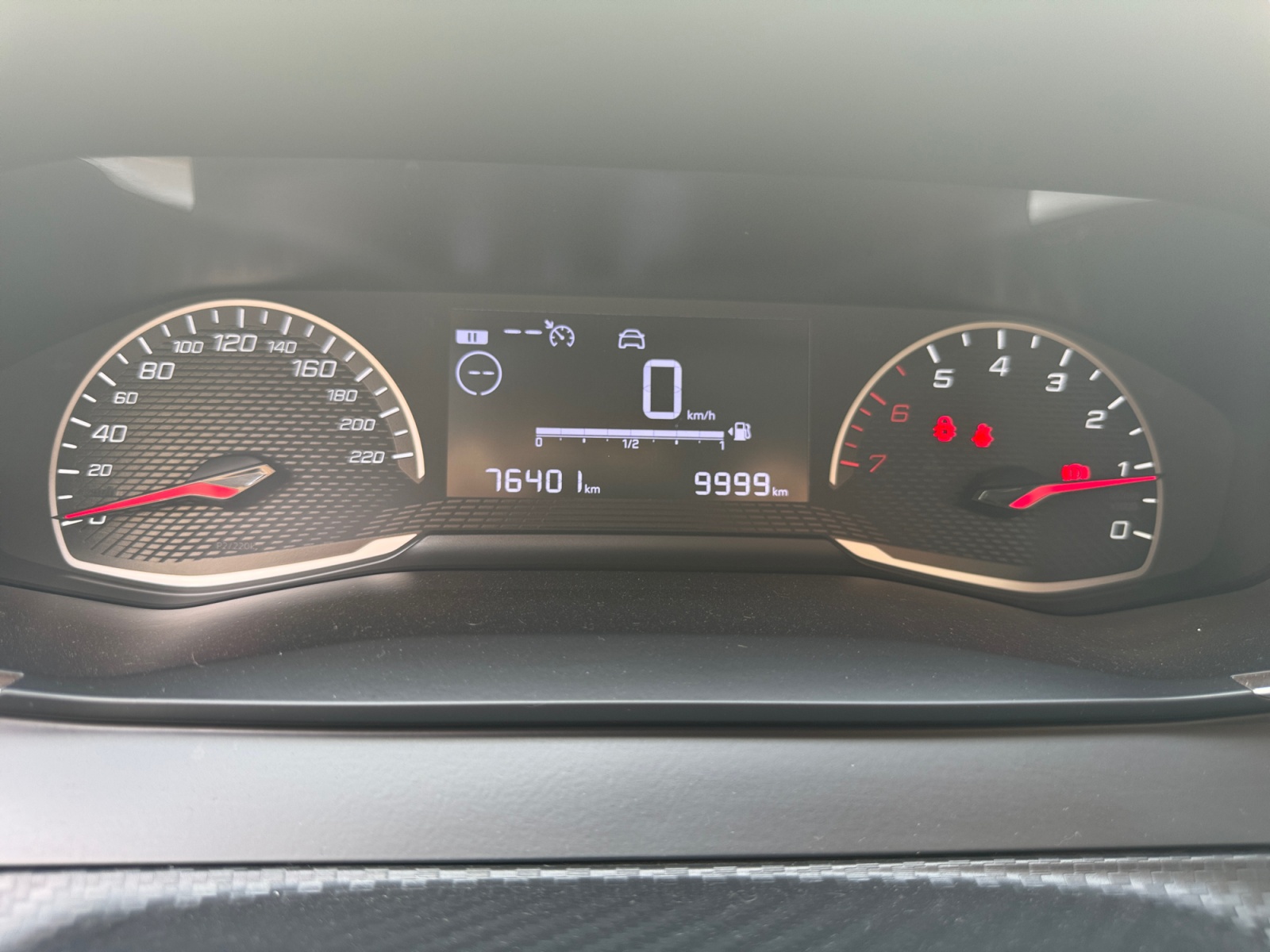 Peugeot 208 16