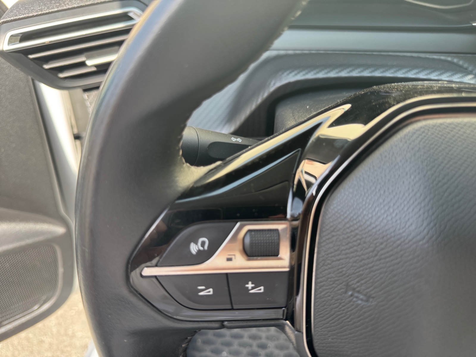 Peugeot 208 17
