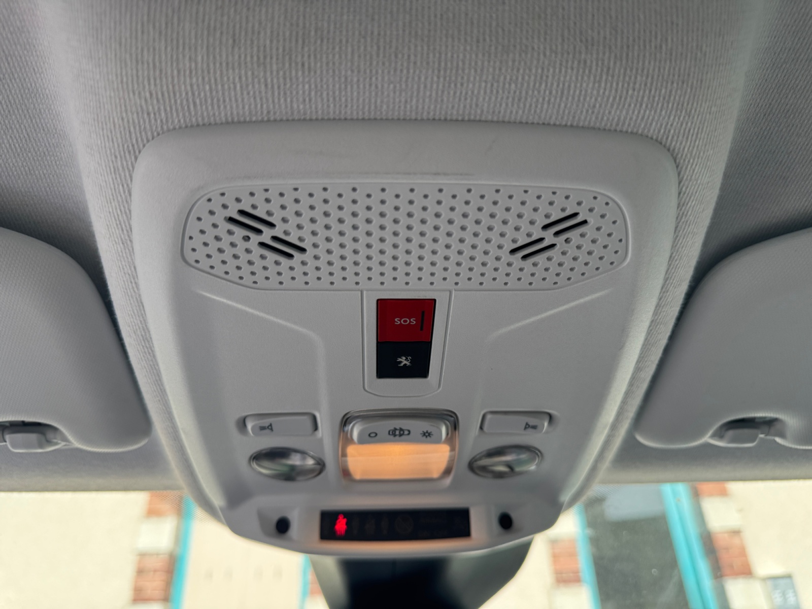 Peugeot 208 23