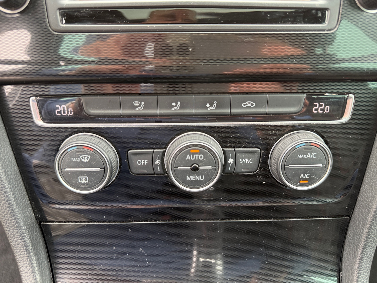 Volkswagen Golf 24