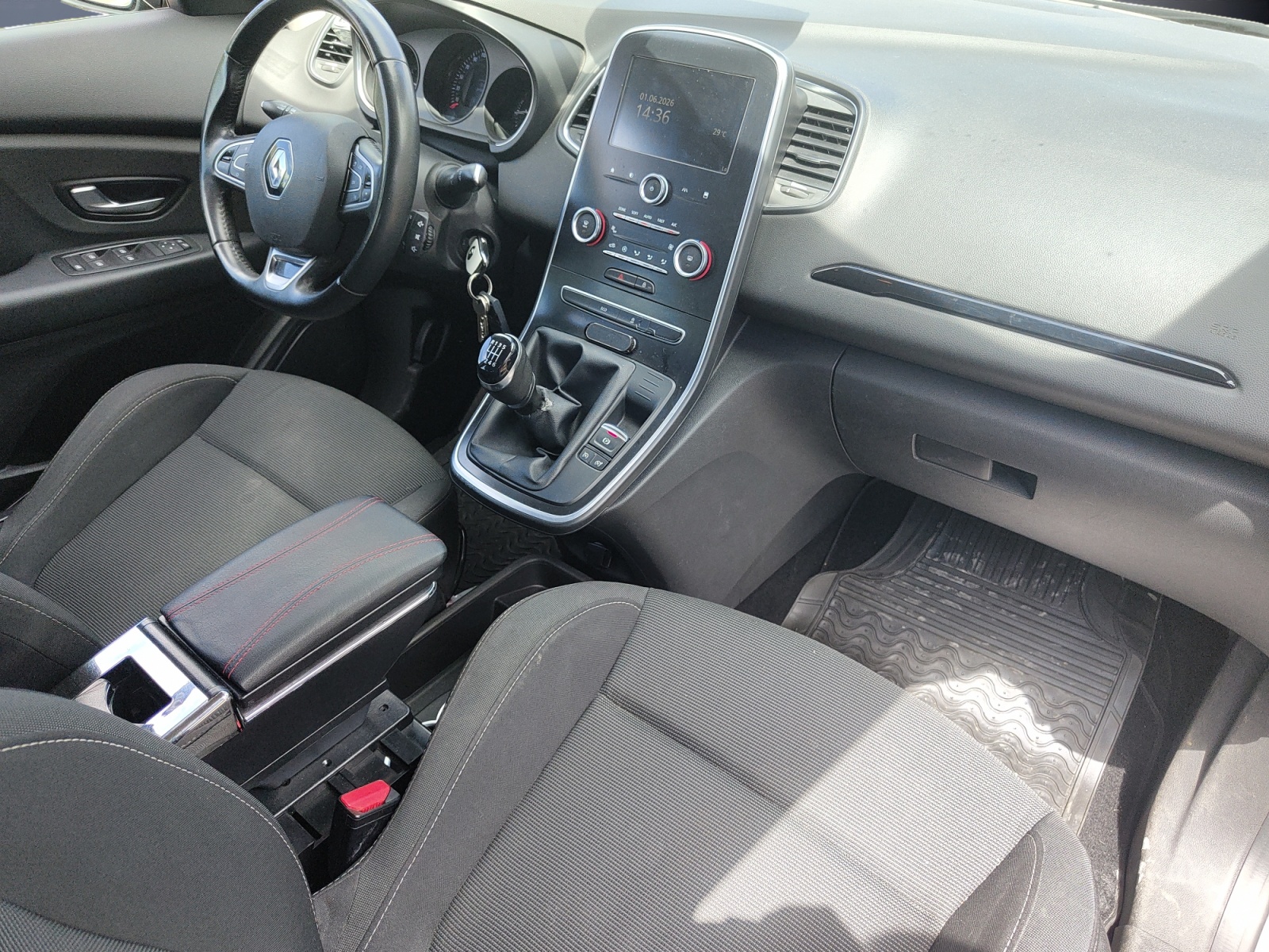 Renault Scenic 12