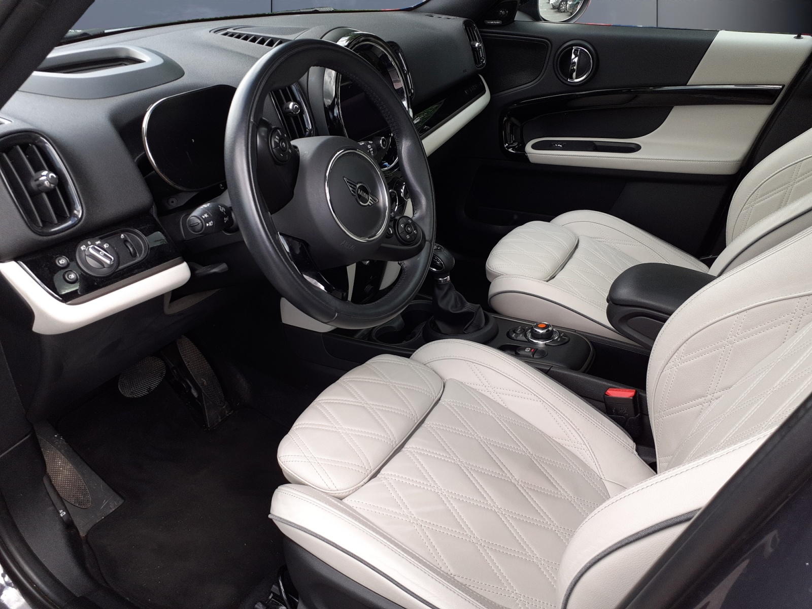 Mini Countryman 8