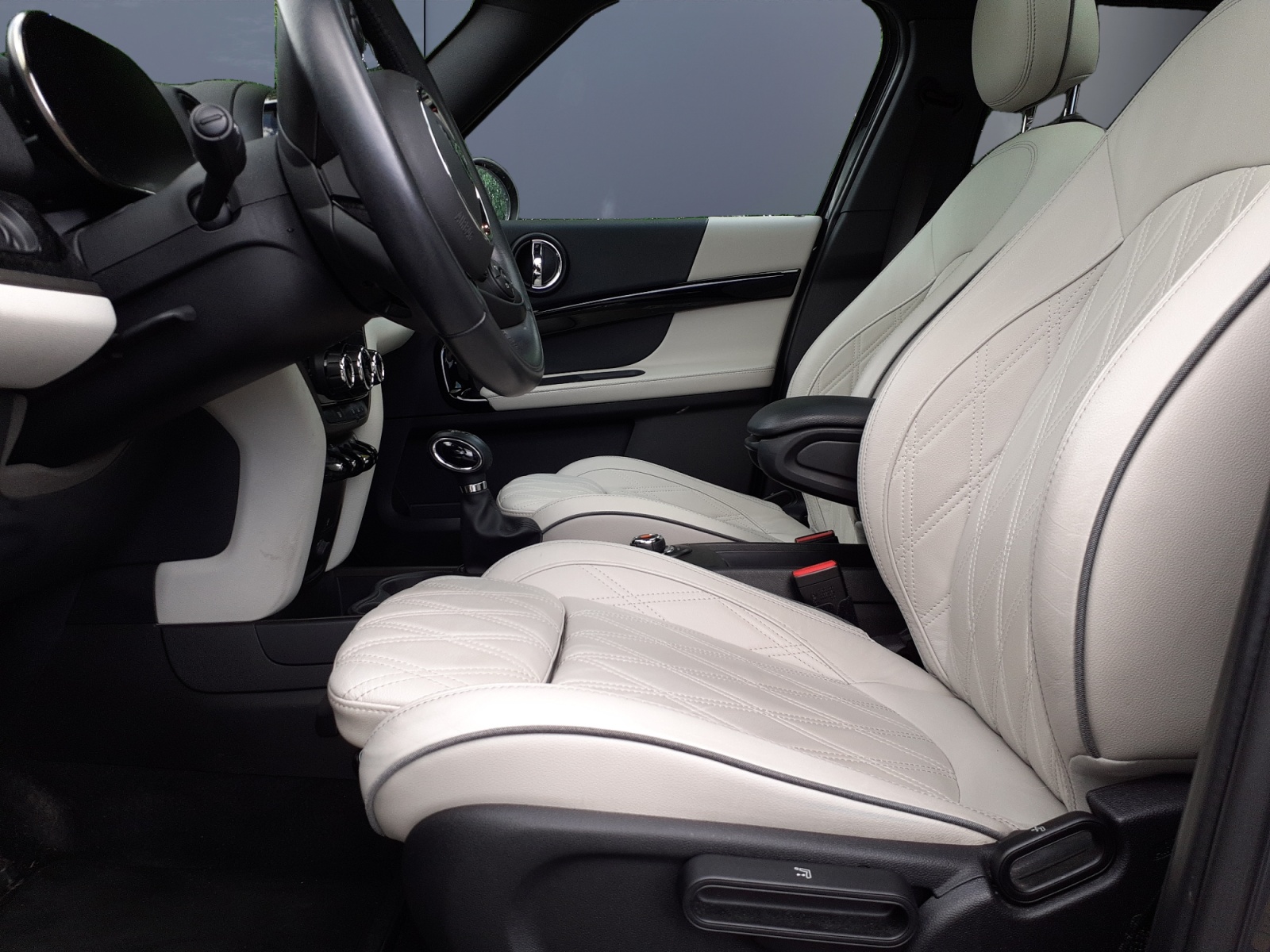 Mini Countryman 9