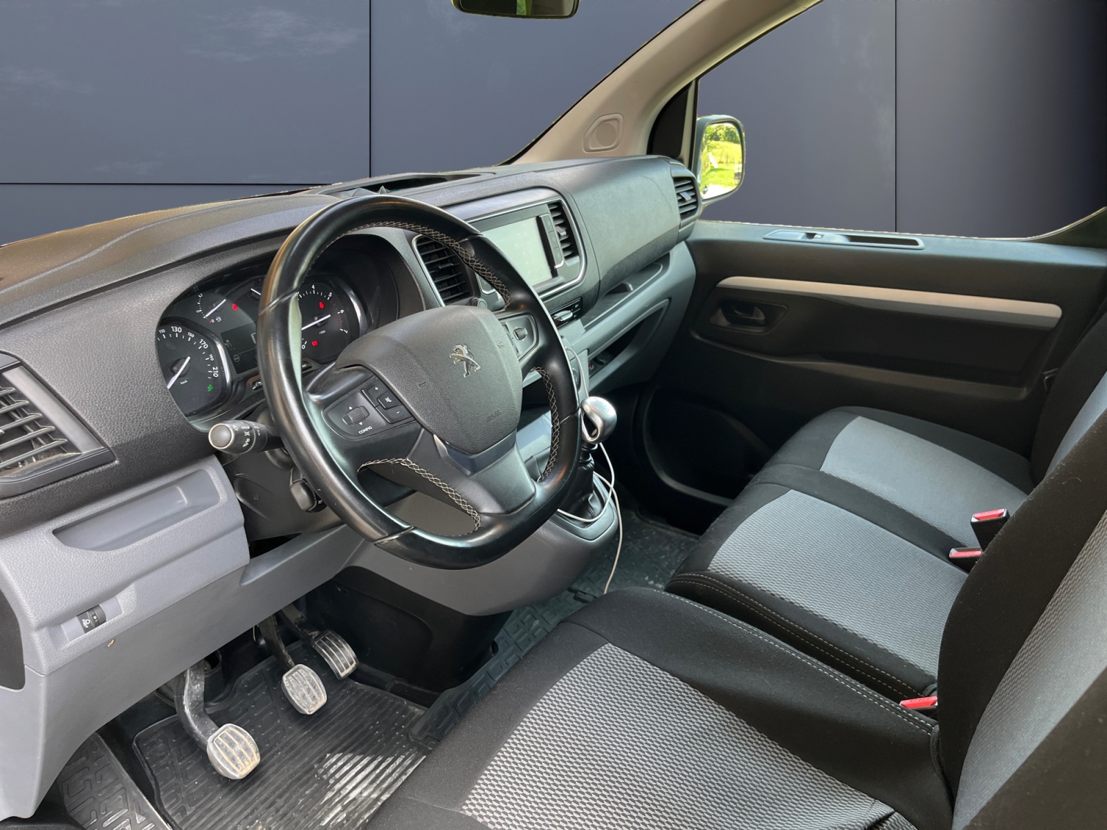 Peugeot Expert 8