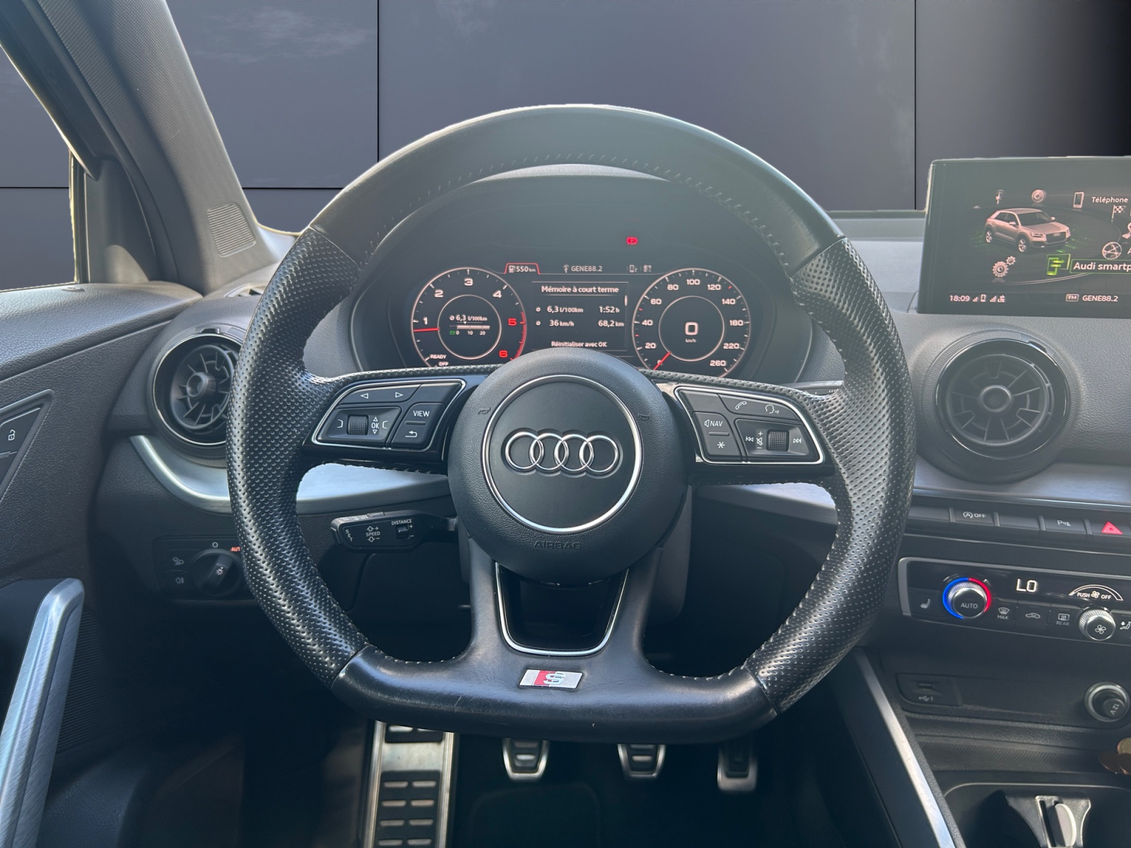 Audi Q2 15