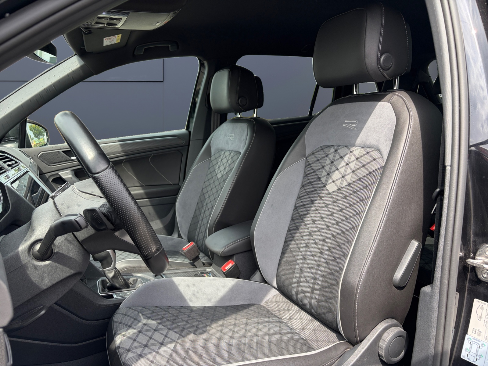 Volkswagen Tiguan 9