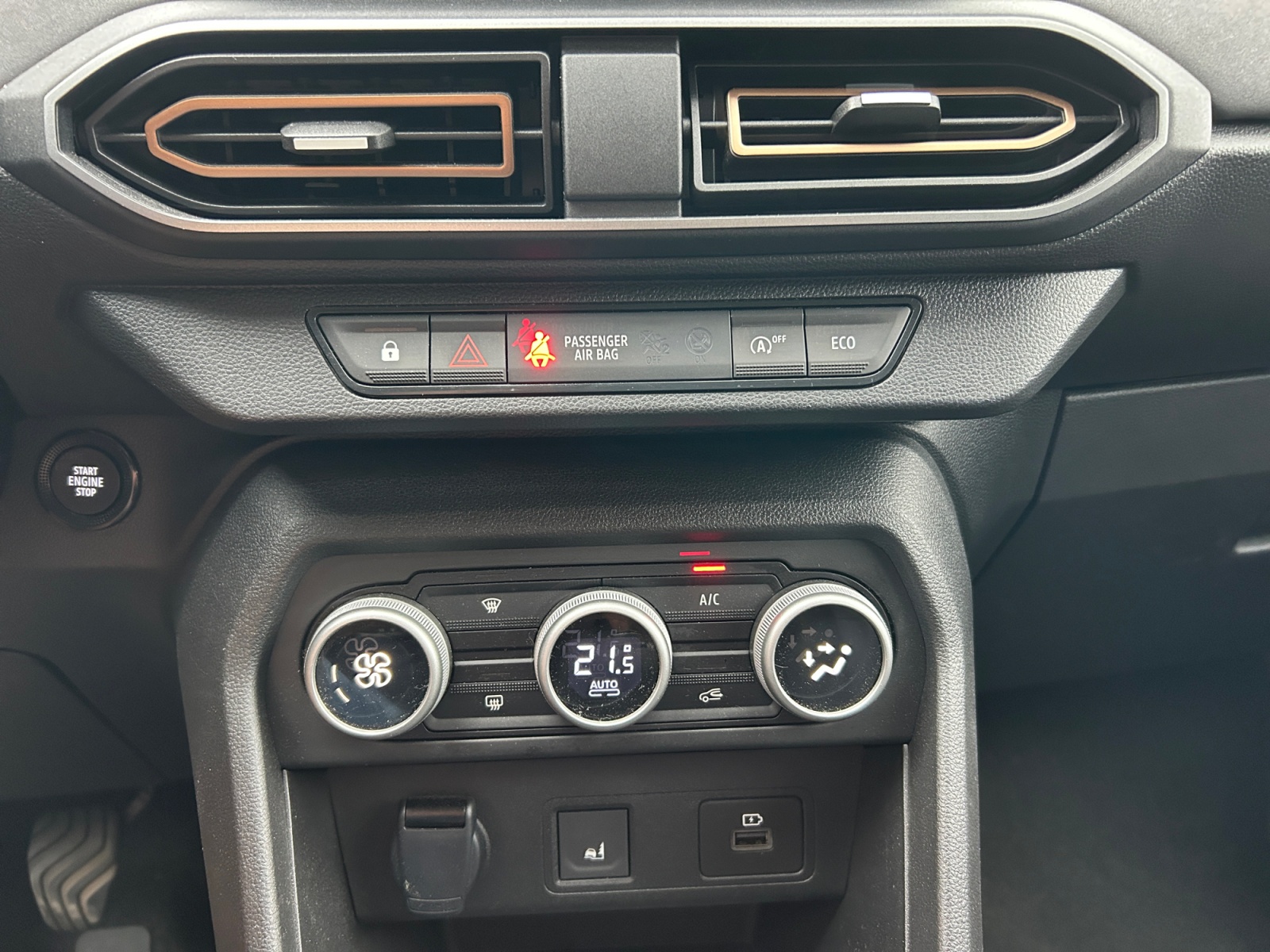 Dacia Sandero 25