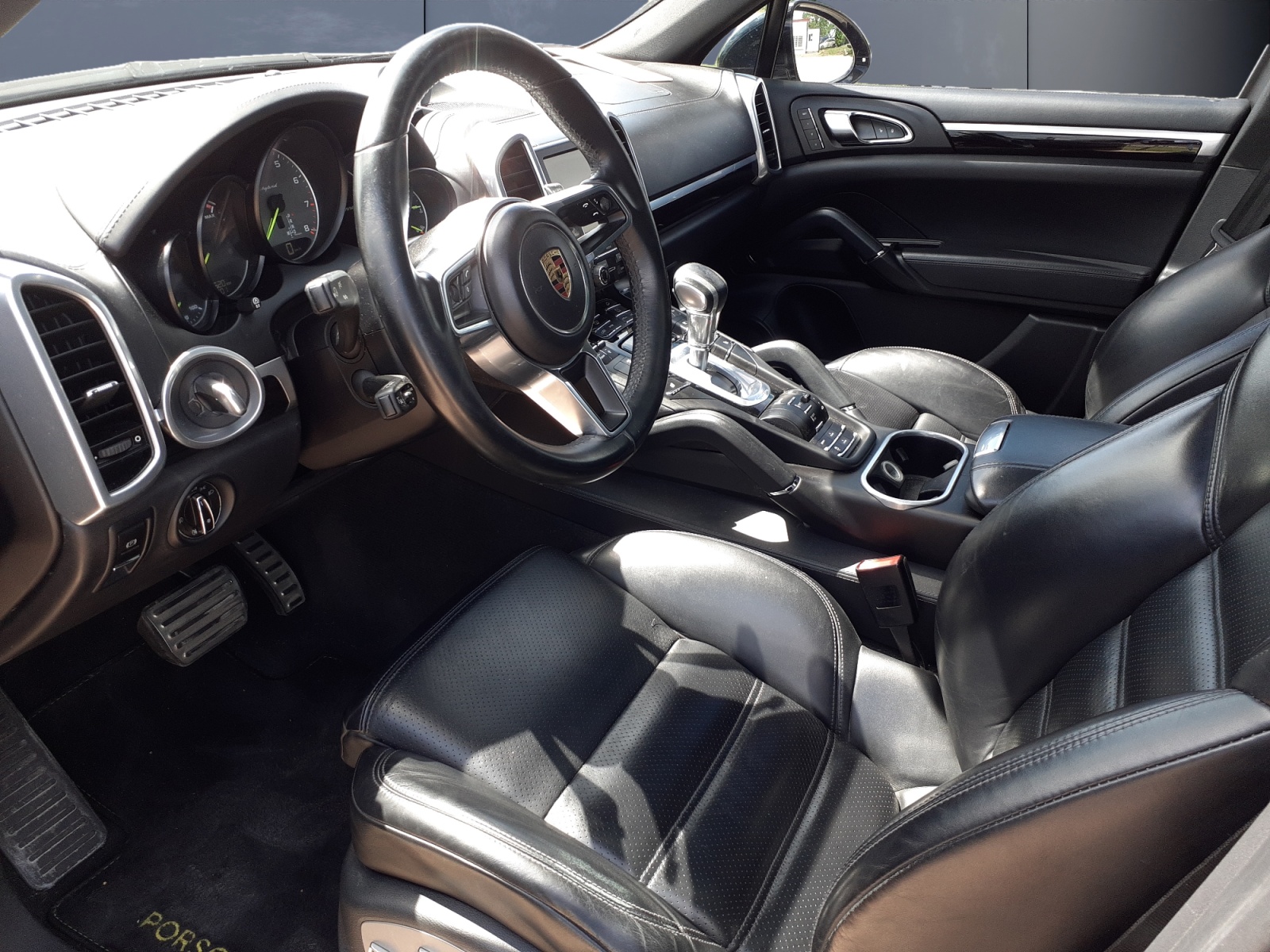 Porsche Cayenne 8